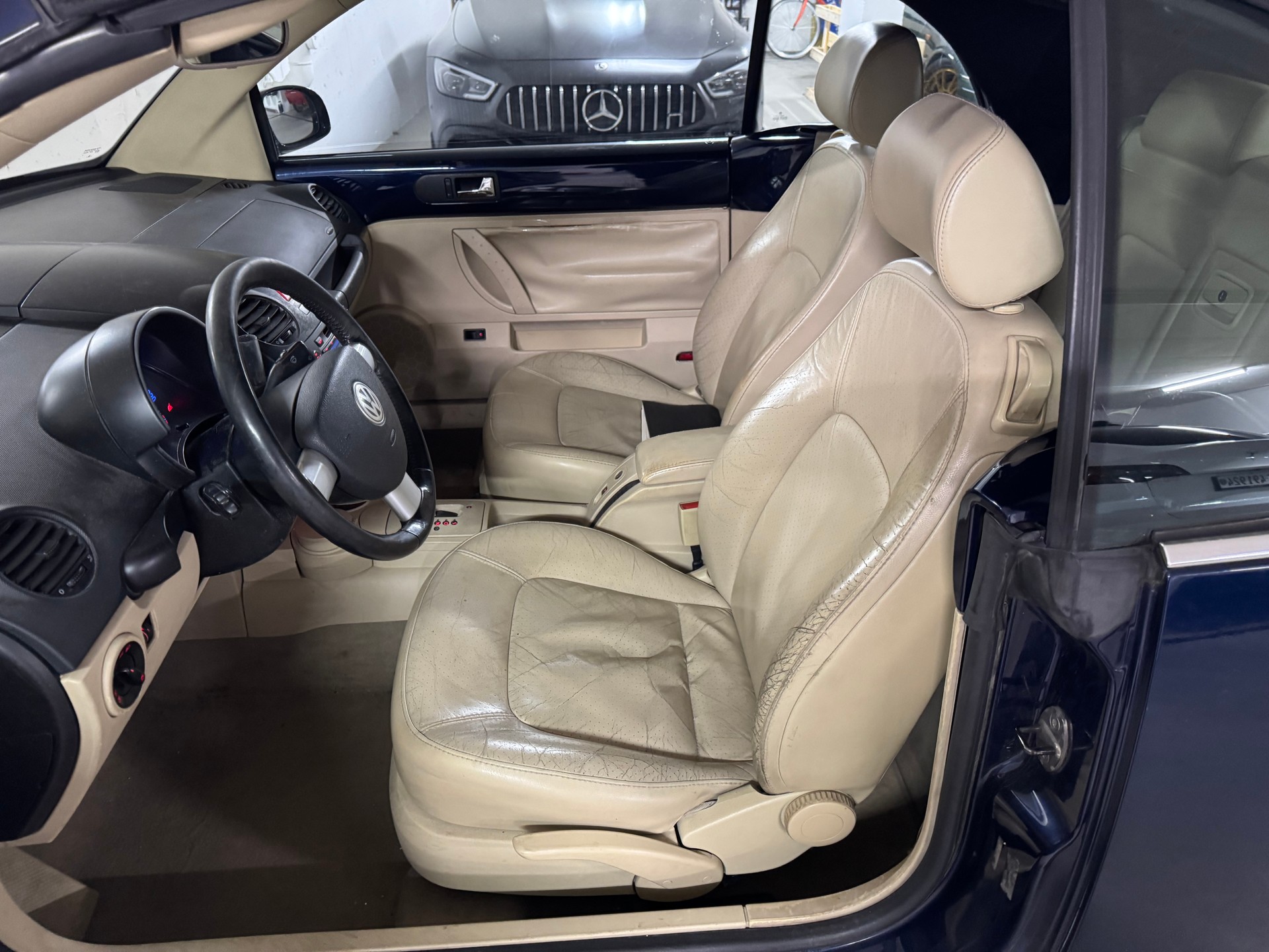 VW Beetle Cabrio 2.0 Automat Tiptronic-image-9