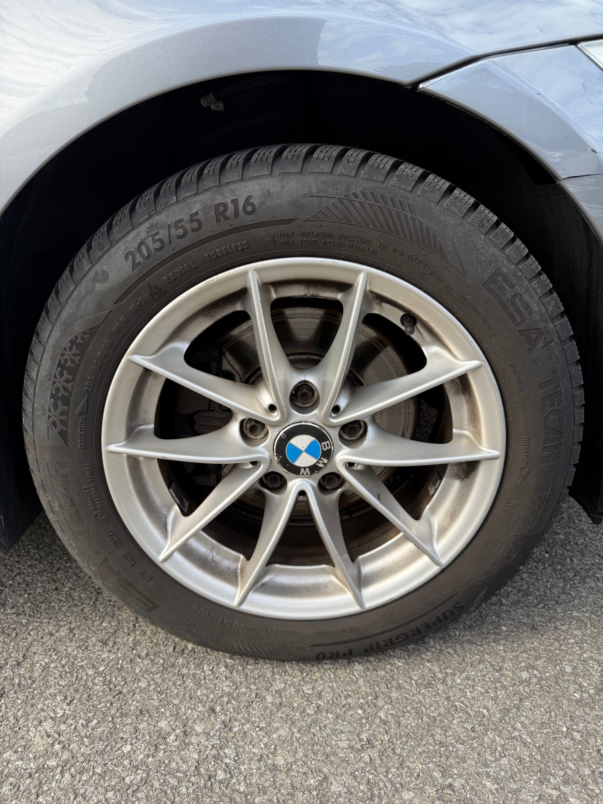 BMW 316i Dynamic Edition-image-10
