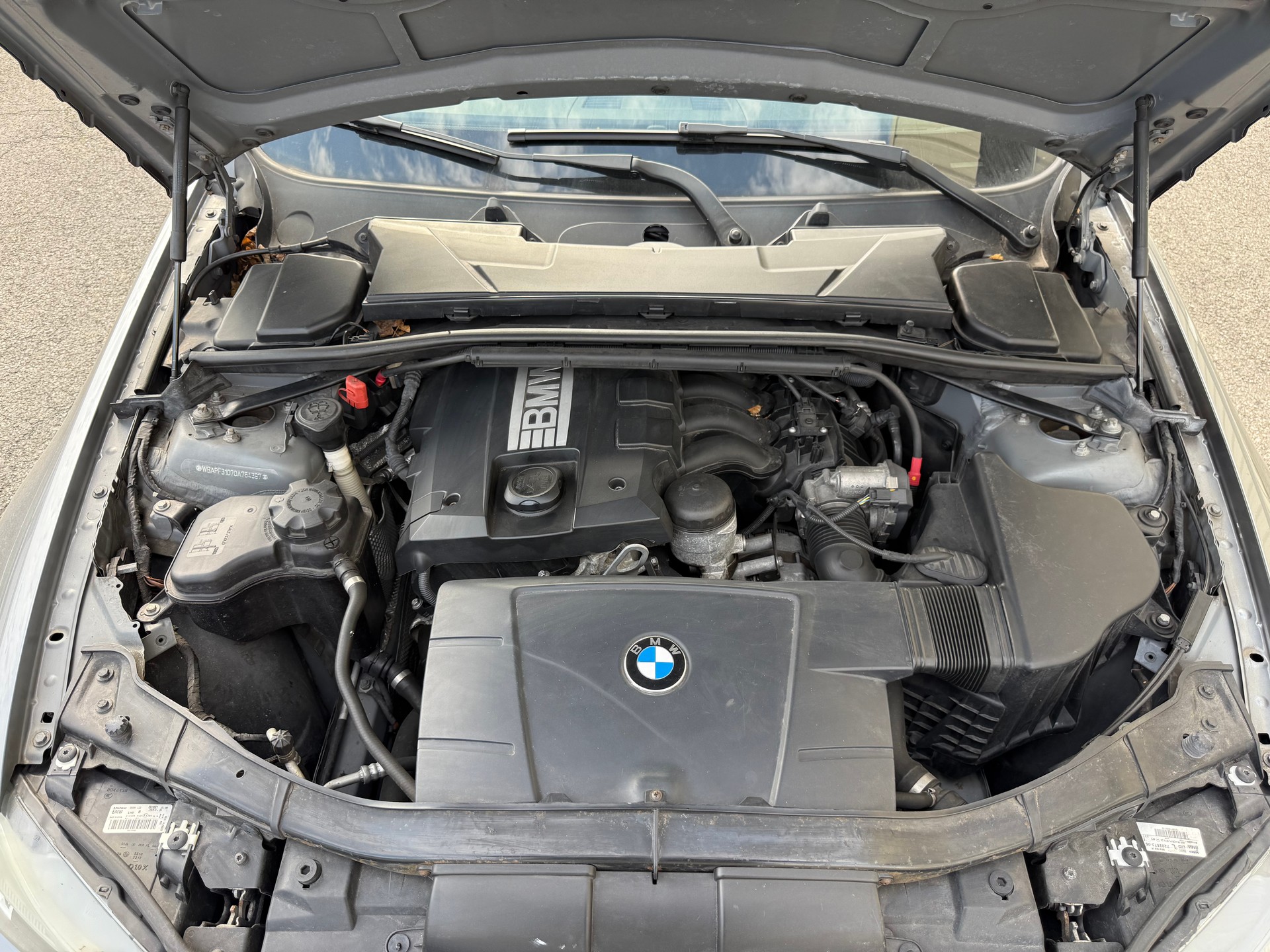 BMW 316i Dynamic Edition-image-12