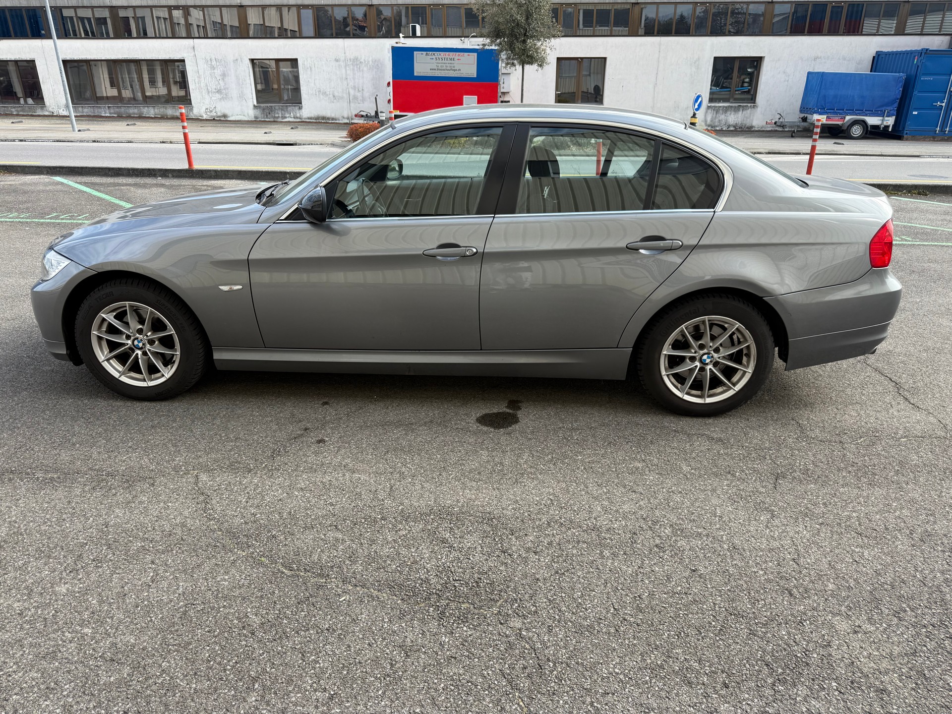 BMW 316i Dynamic Edition-image-4