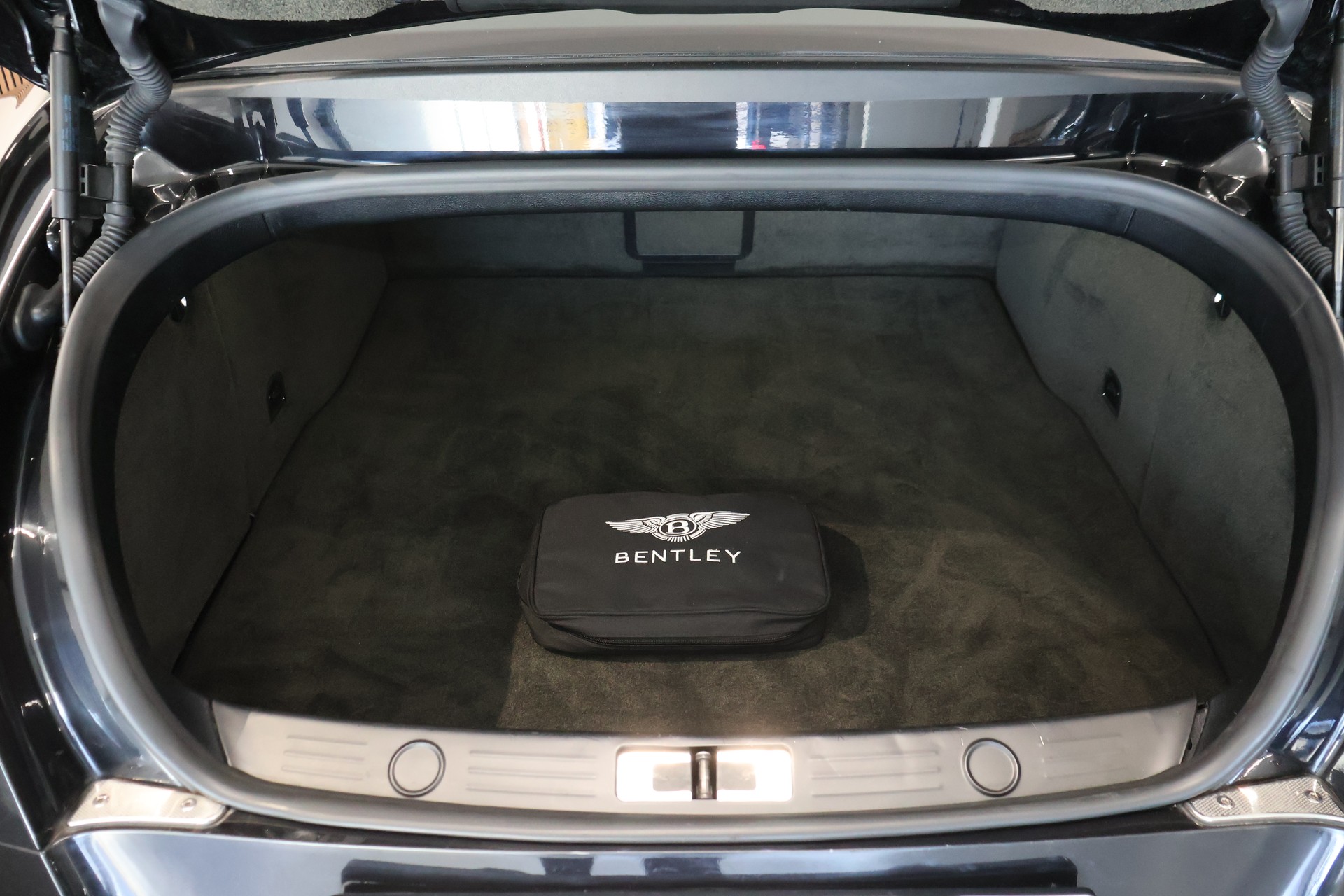BENTLEY Continental GT 6.0 W12-image-11