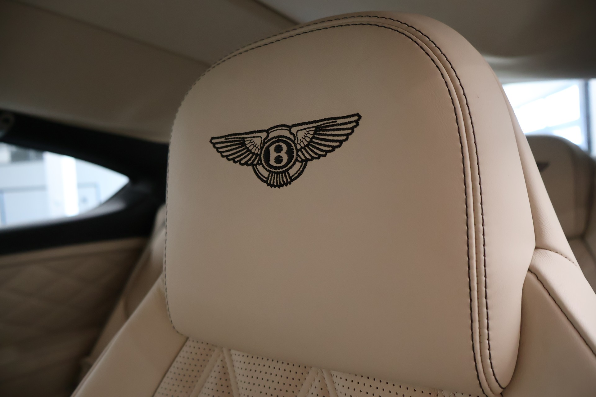 BENTLEY Continental GT 6.0 W12-image-28