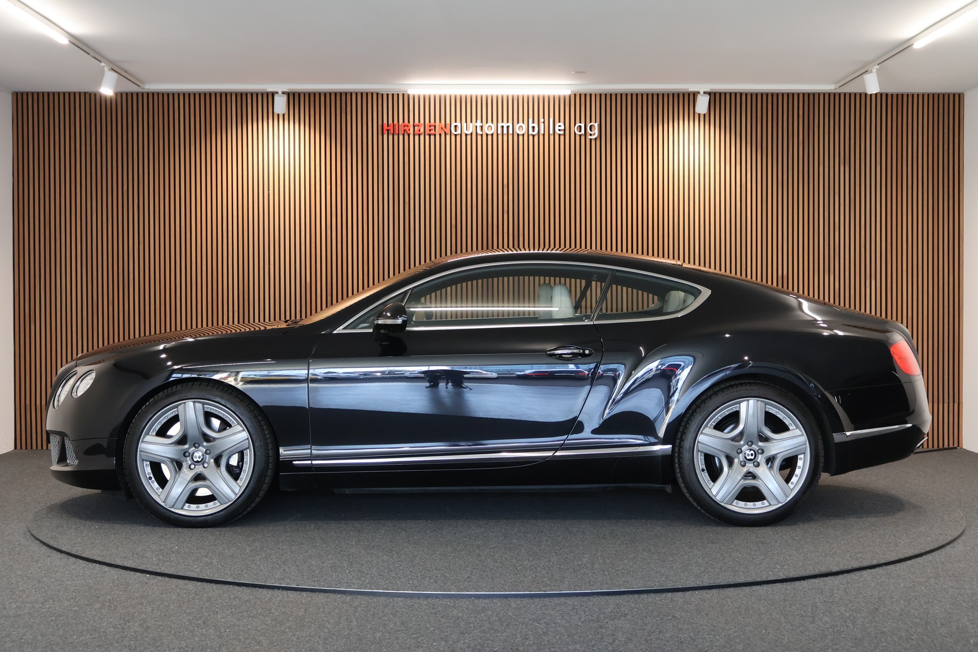 BENTLEY Continental GT 6.0 W12-showroom-element-1