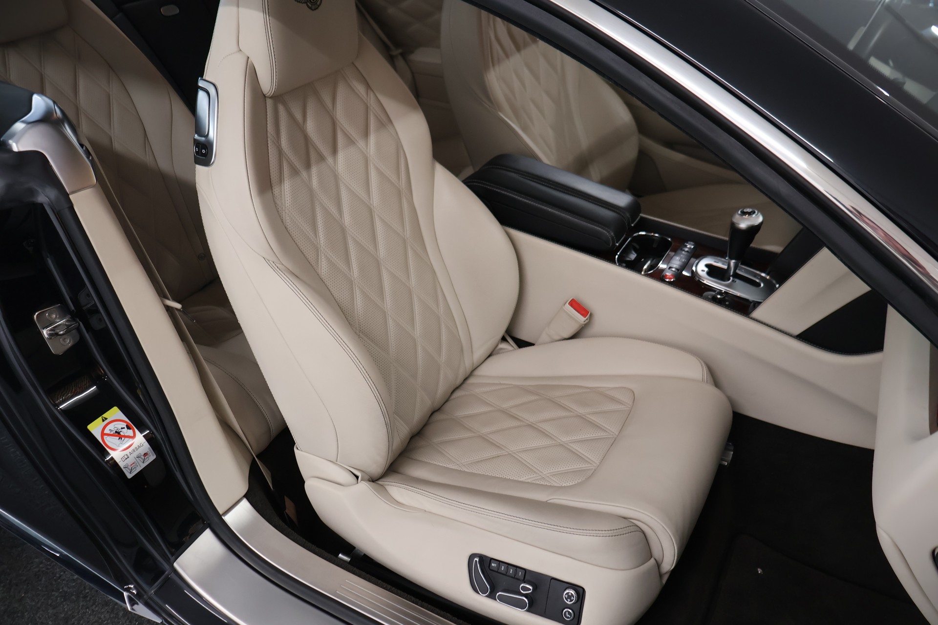 BENTLEY Continental GT 6.0 W12-image-13