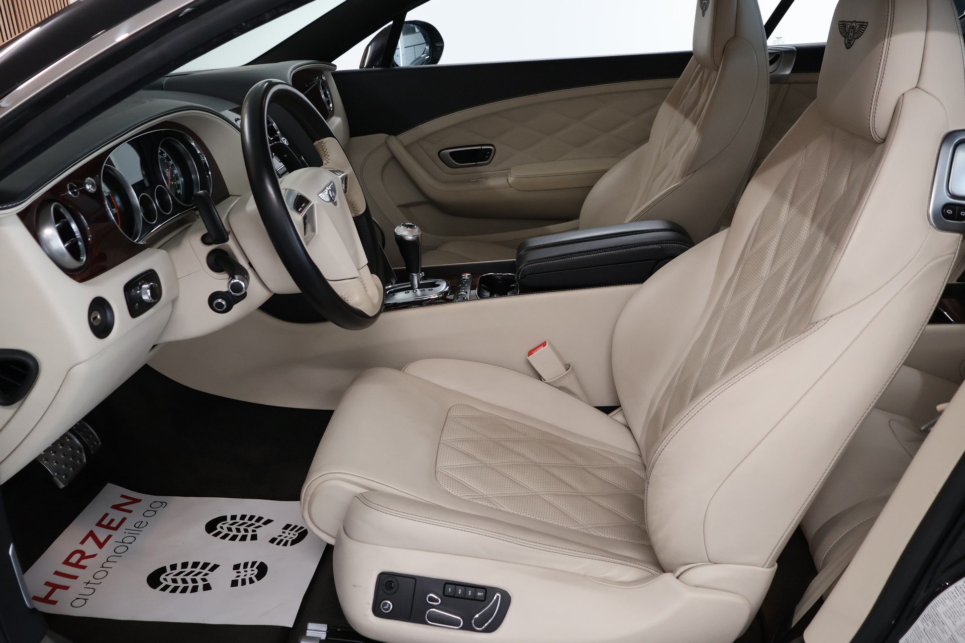 BENTLEY Continental GT 6.0 W12-image-8