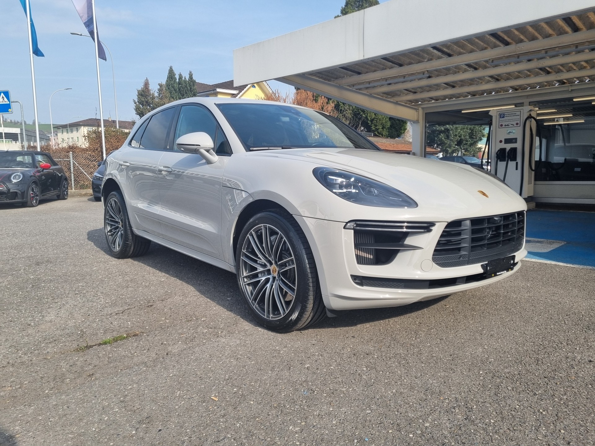 PORSCHE Macan Turbo PDK-image-1