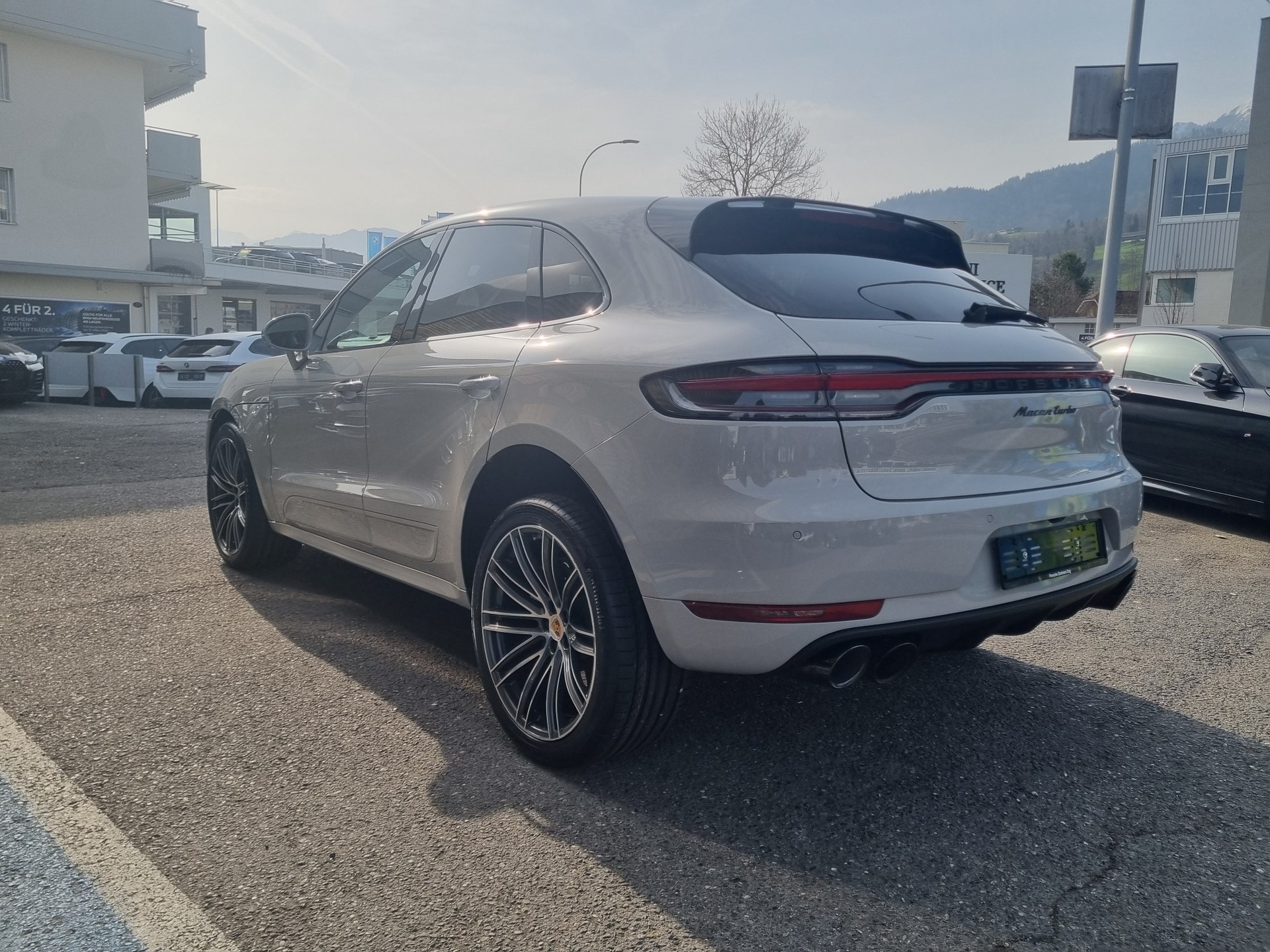 PORSCHE Macan Turbo PDK-image-5