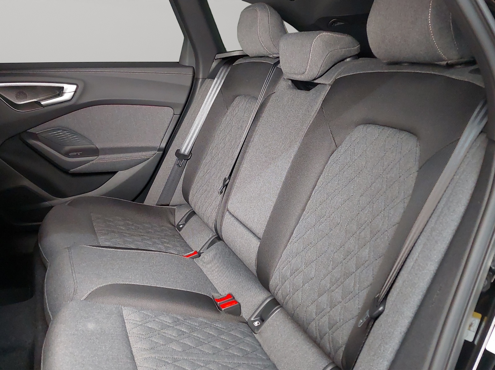 AUDI A5 Avant TDI quattro 150 kW Attraction S tronic-image-8