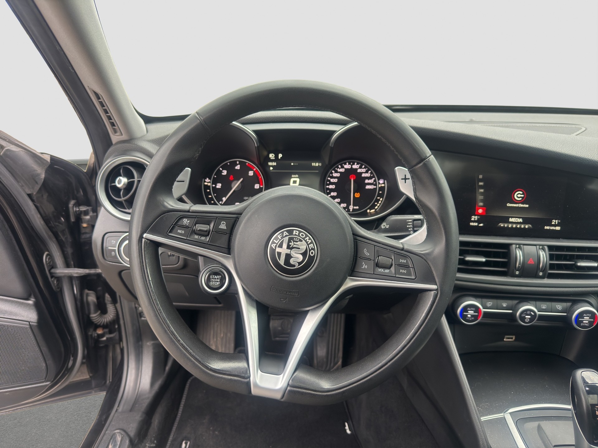ALFA ROMEO Giulia 2.2 AE JTDM Automatic ** Frisch ab Service & Zahnriemenwechsel ** Ab MFK **-image-10
