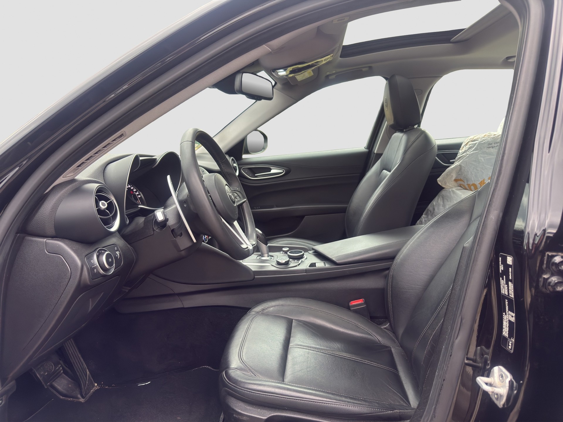 ALFA ROMEO Giulia 2.2 AE JTDM Automatic ** Frisch ab Service & Zahnriemenwechsel ** Ab MFK **-image-8
