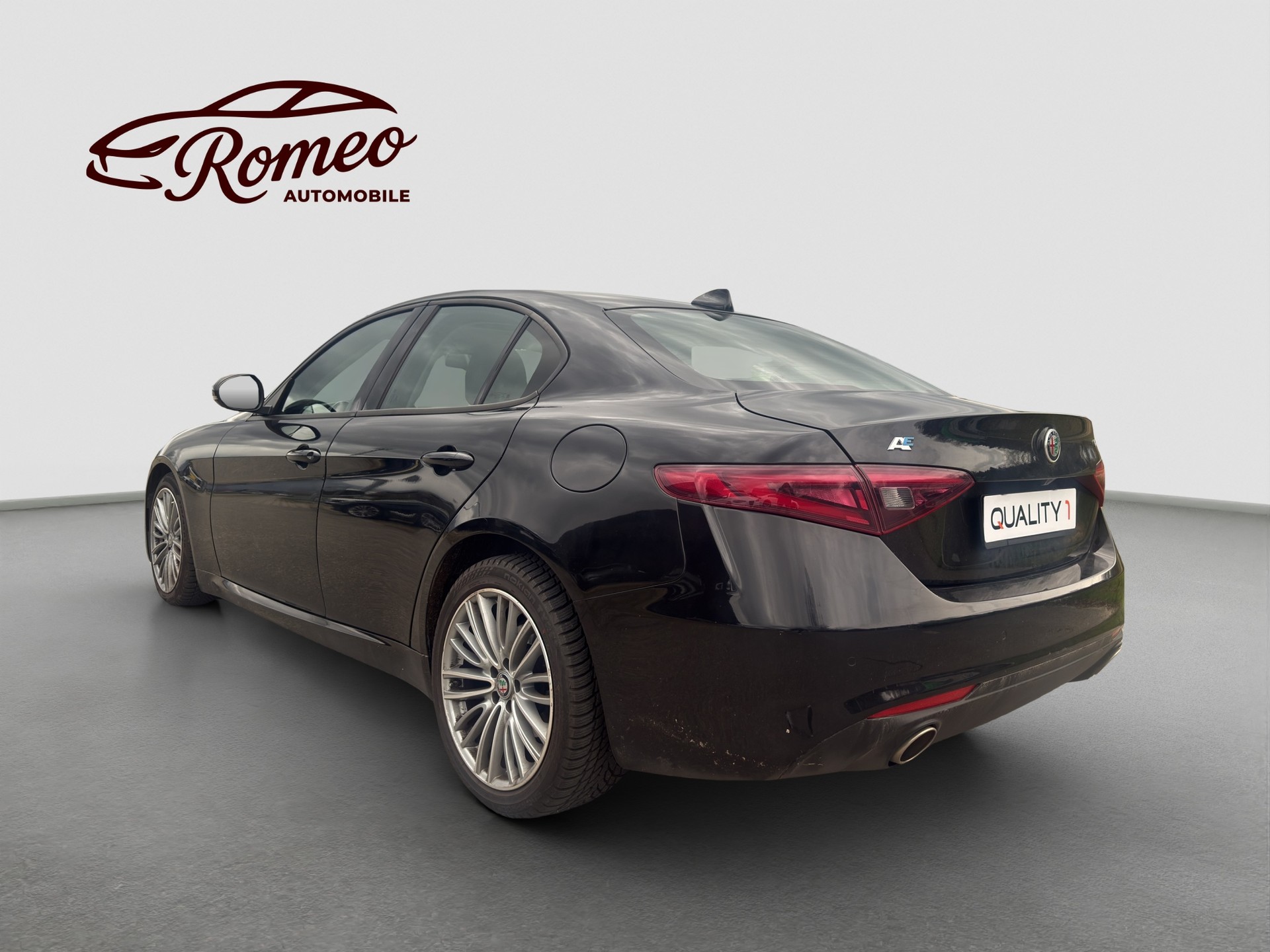ALFA ROMEO Giulia 2.2 AE JTDM Automatic ** Frisch ab Service & Zahnriemenwechsel ** Ab MFK **-image-1