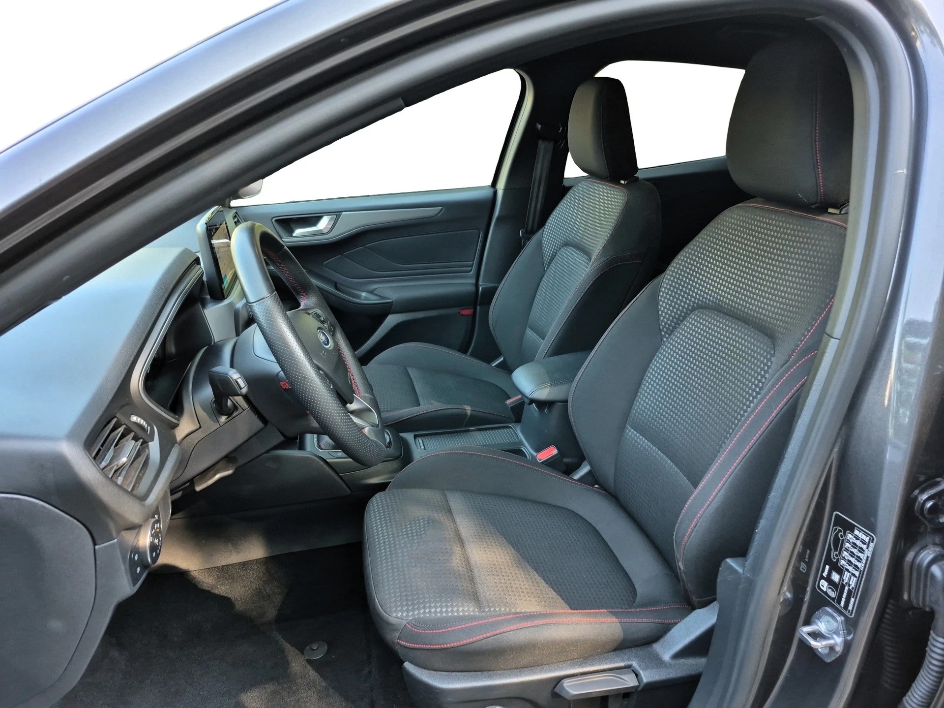 FORD Focus 1.0 MHEV ST-Line-image-6