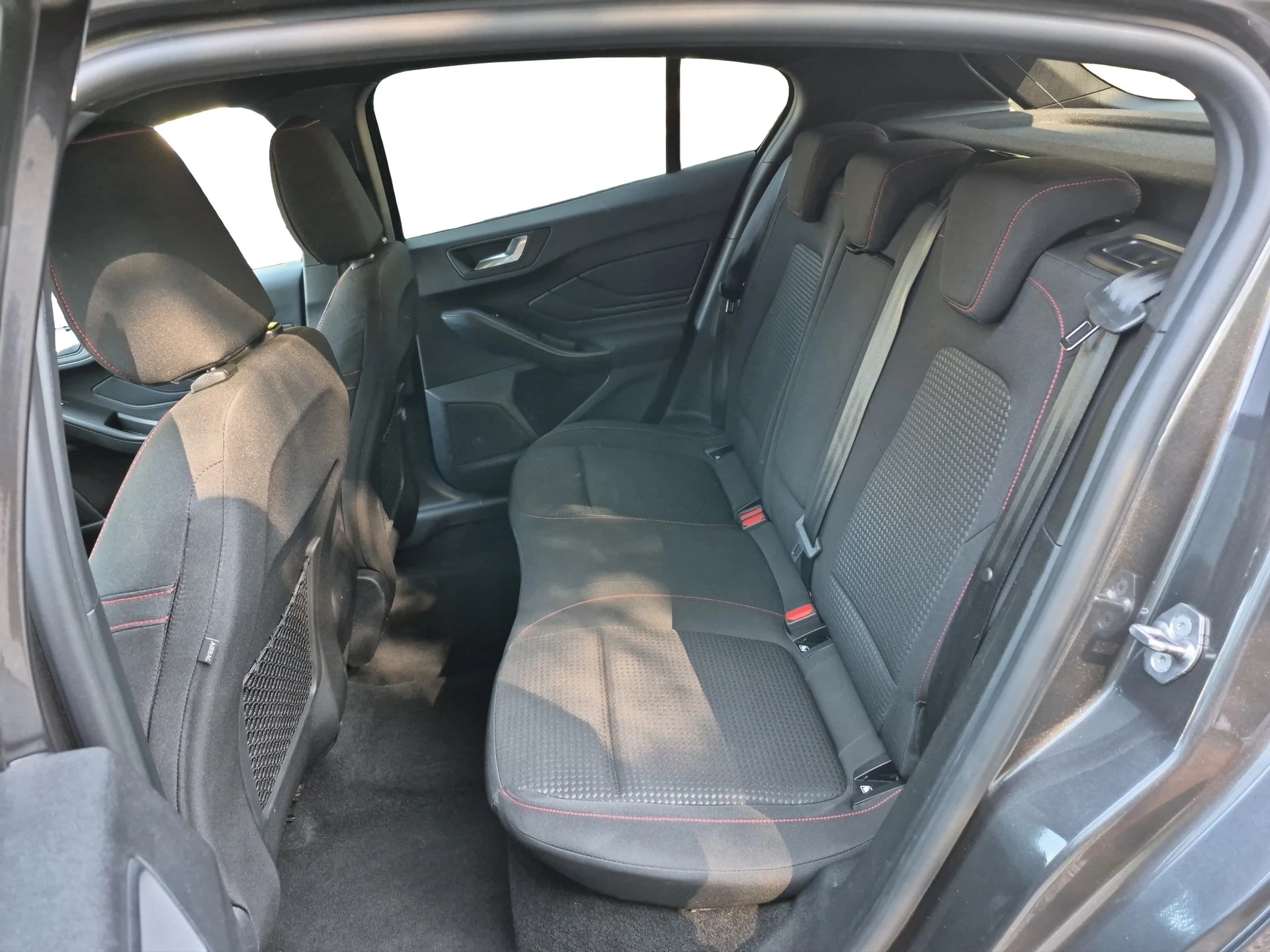 FORD Focus 1.0 MHEV ST-Line-image-9