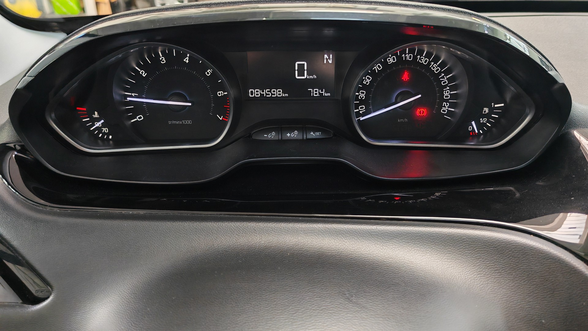 PEUGEOT 1.2 PureTech Active EGS S/S-image-11