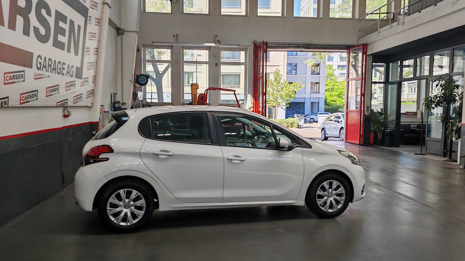 PEUGEOT 1.2 PureTech Active EGS S/S-image-2