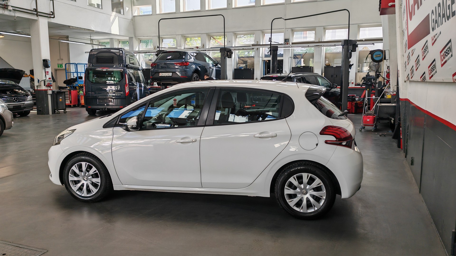 PEUGEOT 1.2 PureTech Active EGS S/S-image-4