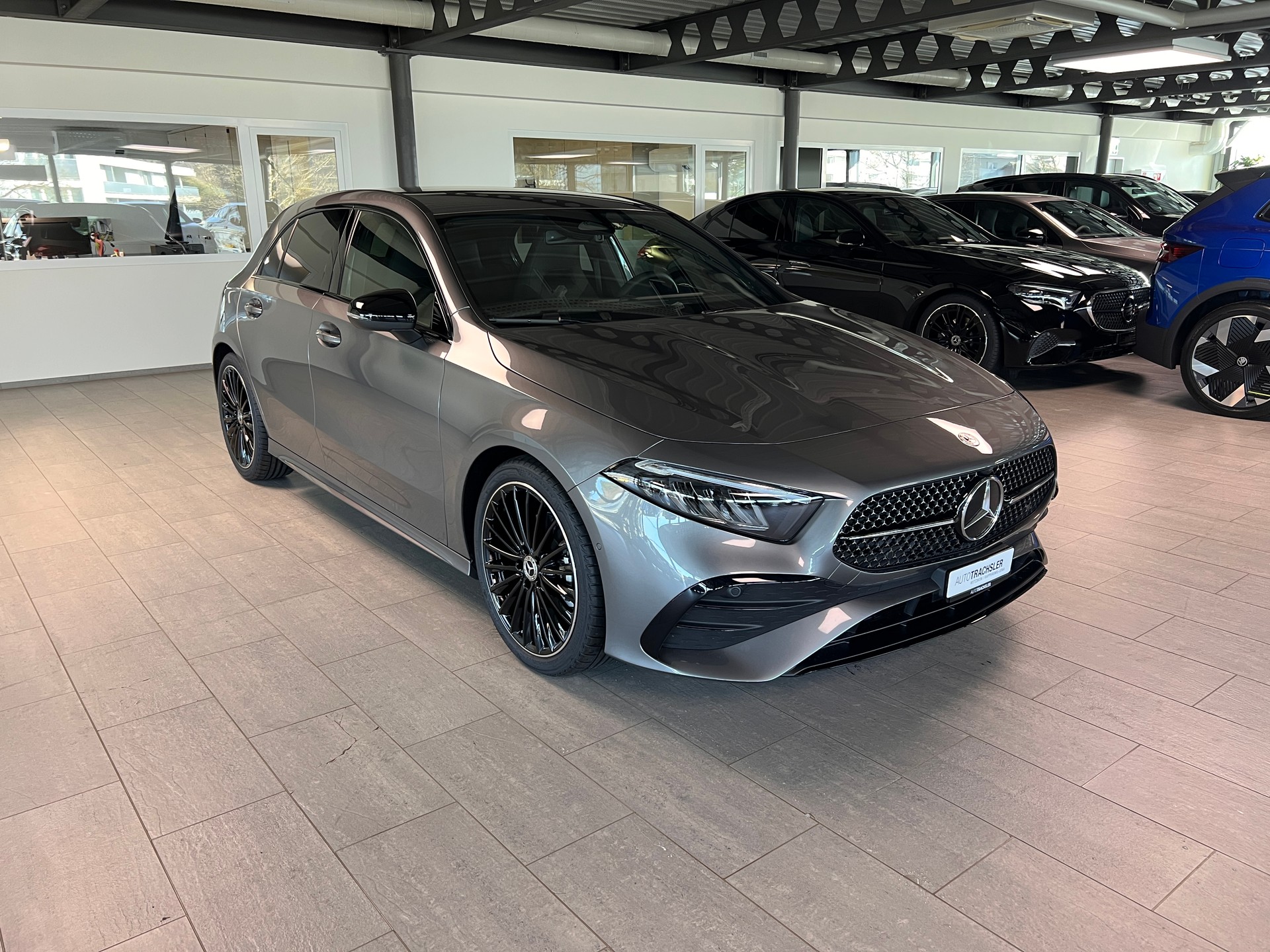 MERCEDES-BENZ A 200 Night Star 7G-DCT-image-2