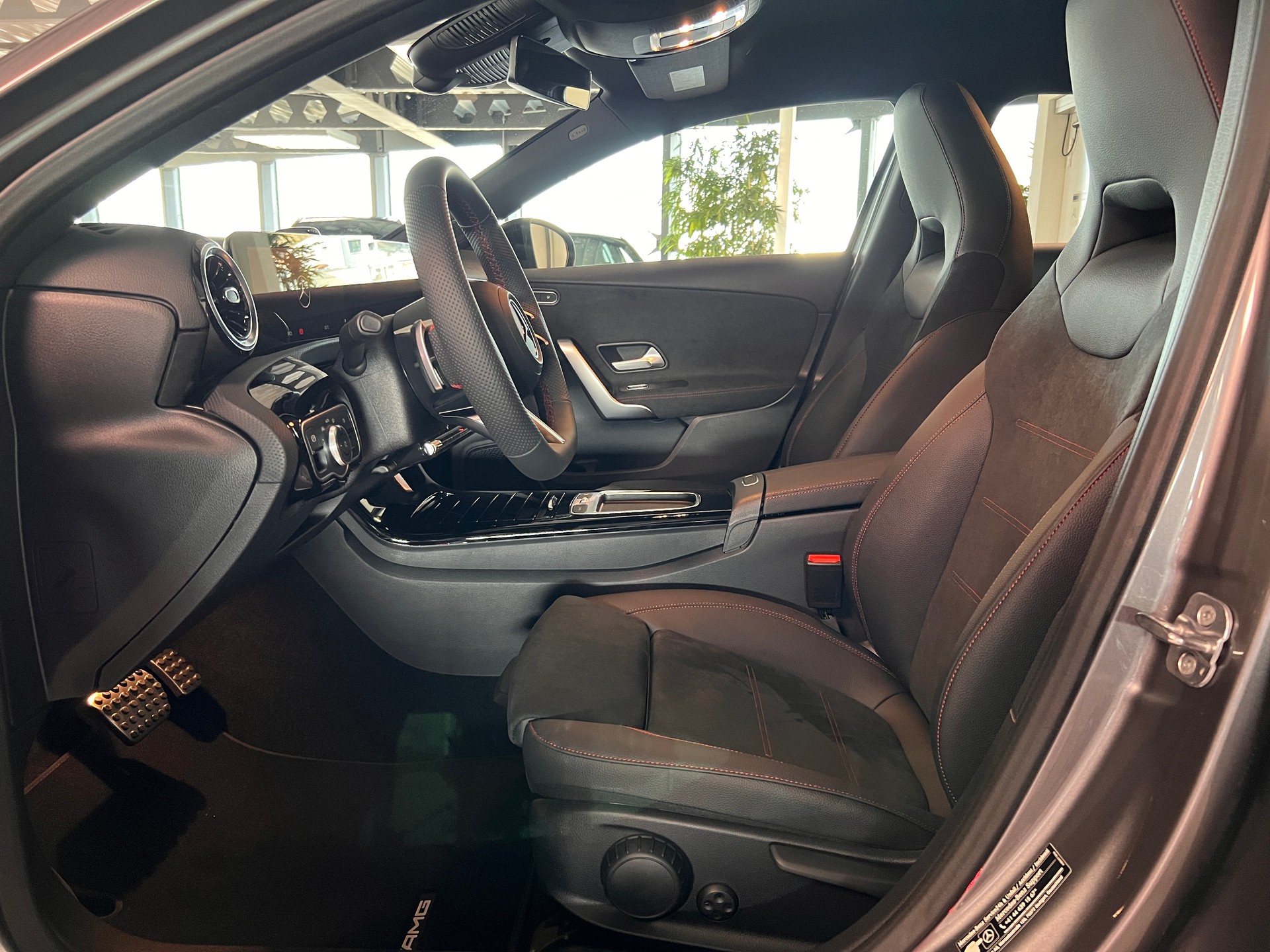 MERCEDES-BENZ A 200 Night Star 7G-DCT-image-8