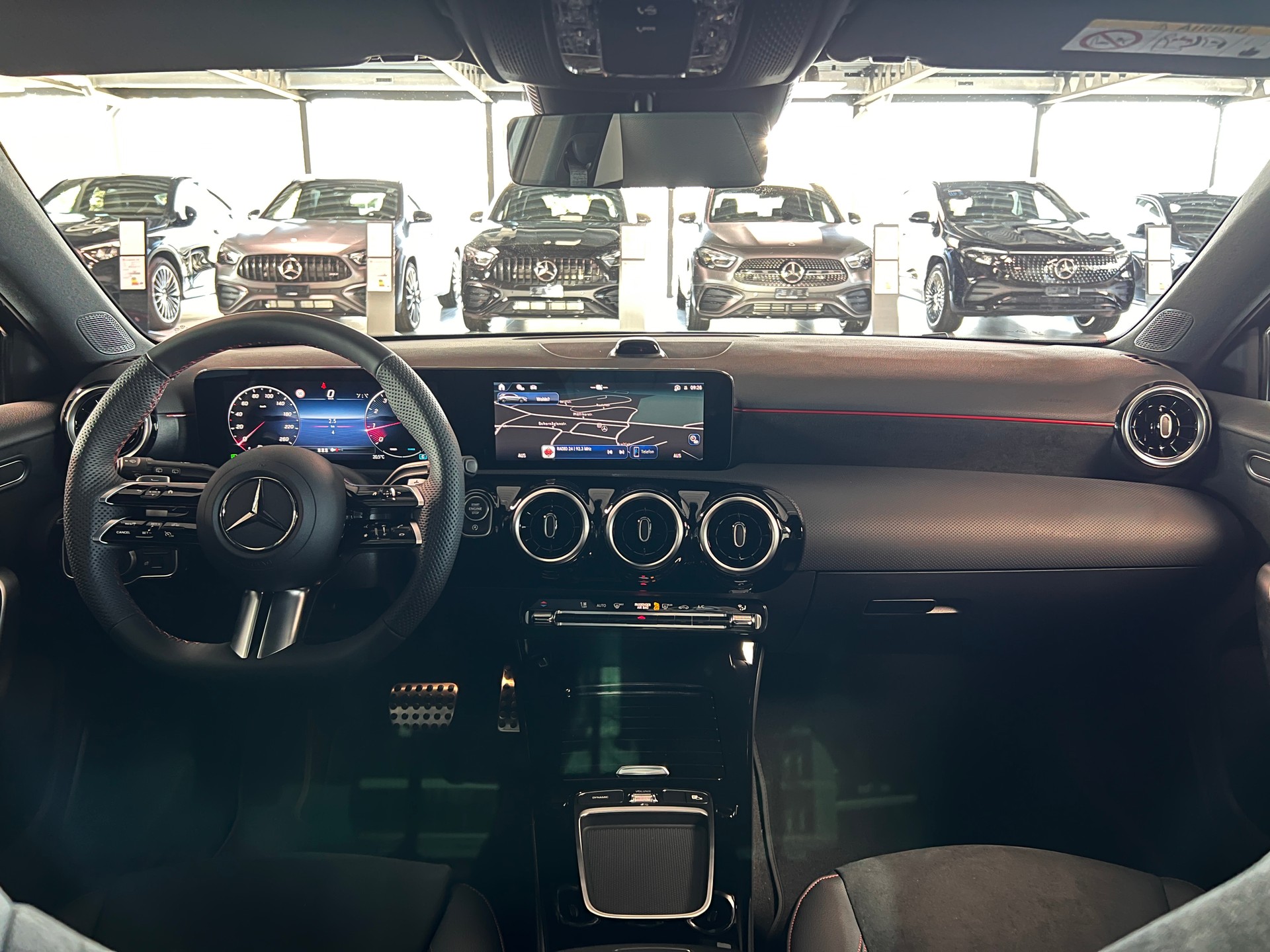 MERCEDES-BENZ A 200 Night Star 7G-DCT-image-10