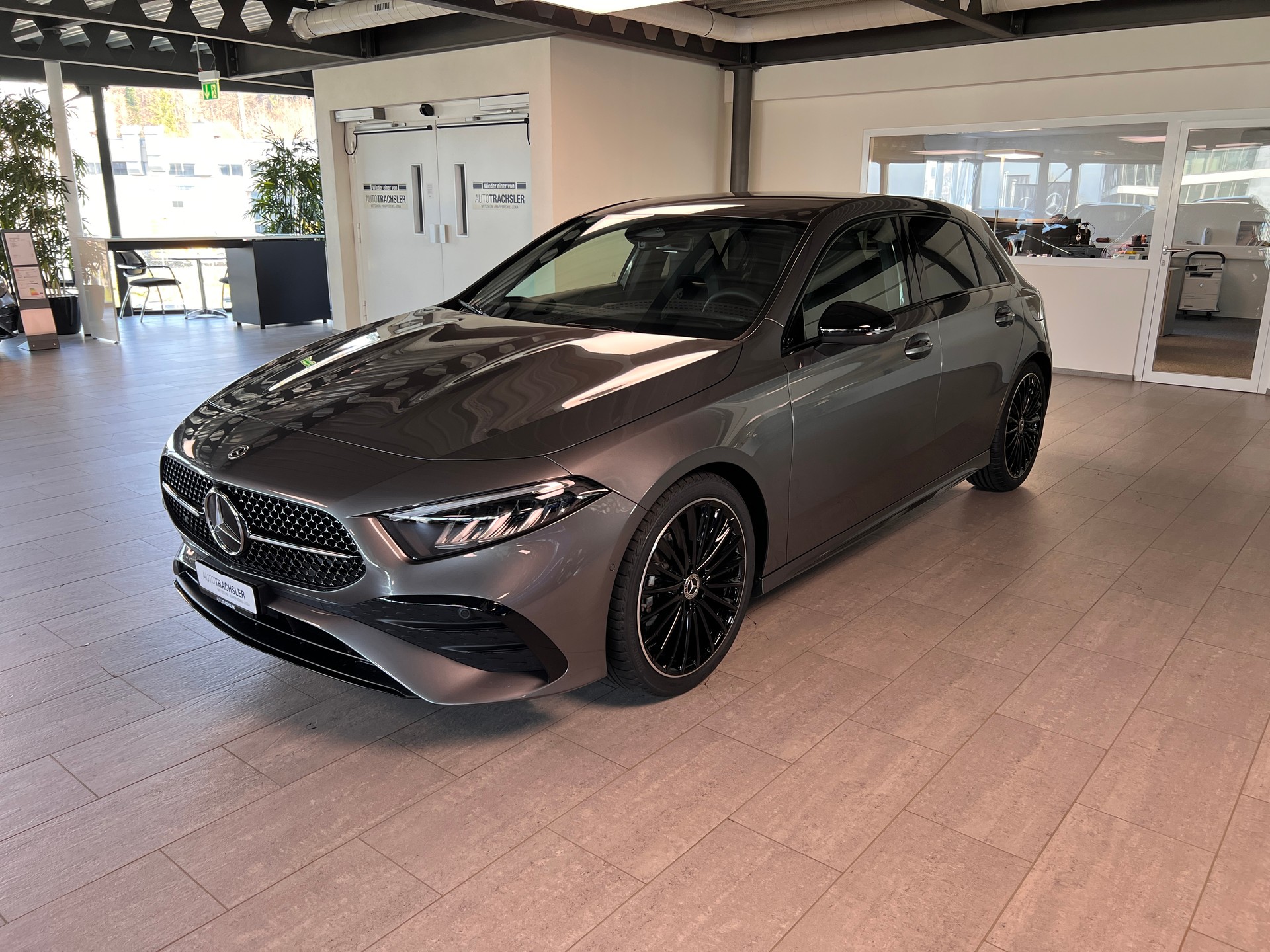 MERCEDES-BENZ A 200 Night Star 7G-DCT-image-3