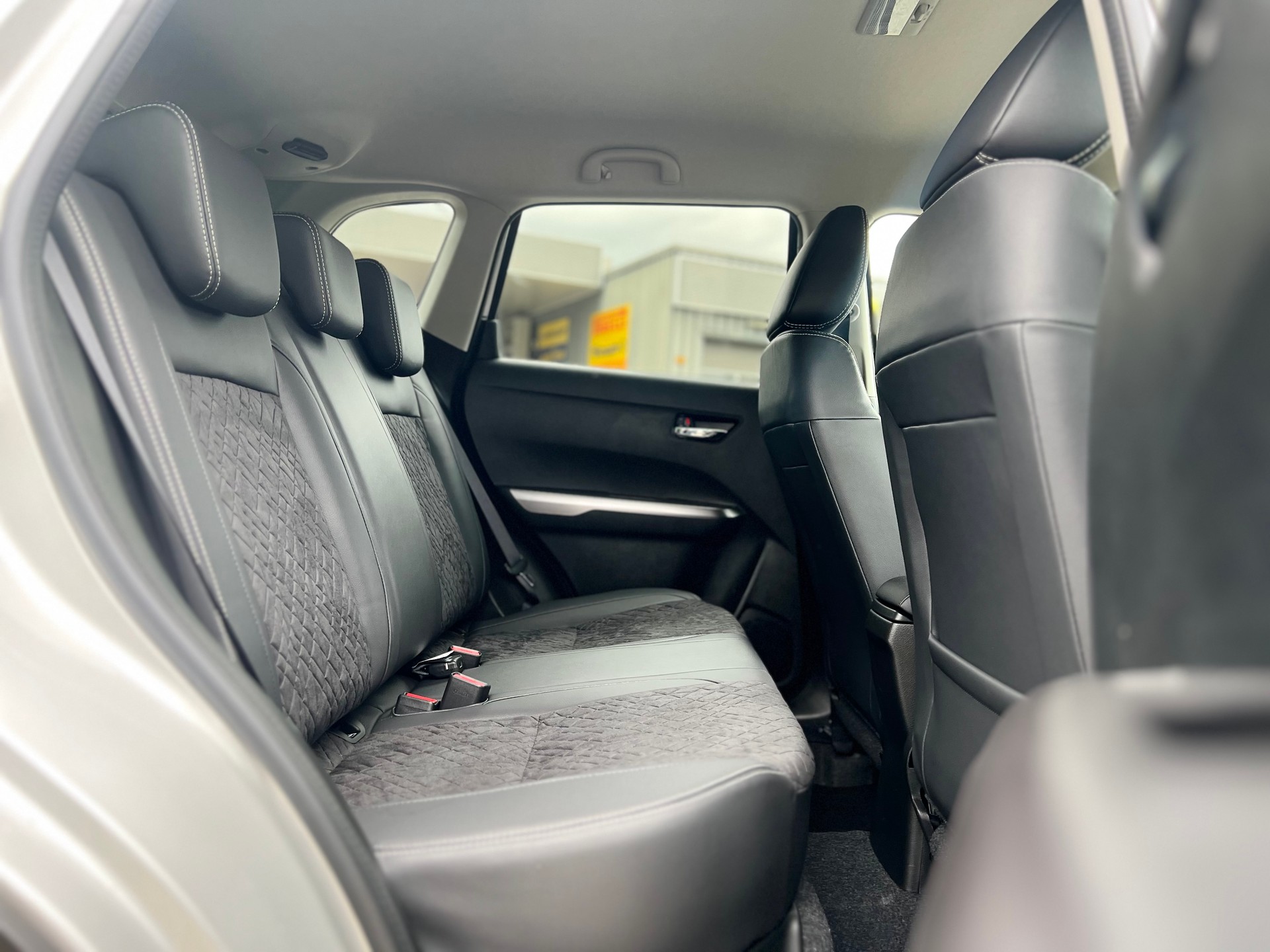 SUZUKI Vitara 1.4 Boosterjet Compact Top 4x4 Hybrid Automatic-image-15