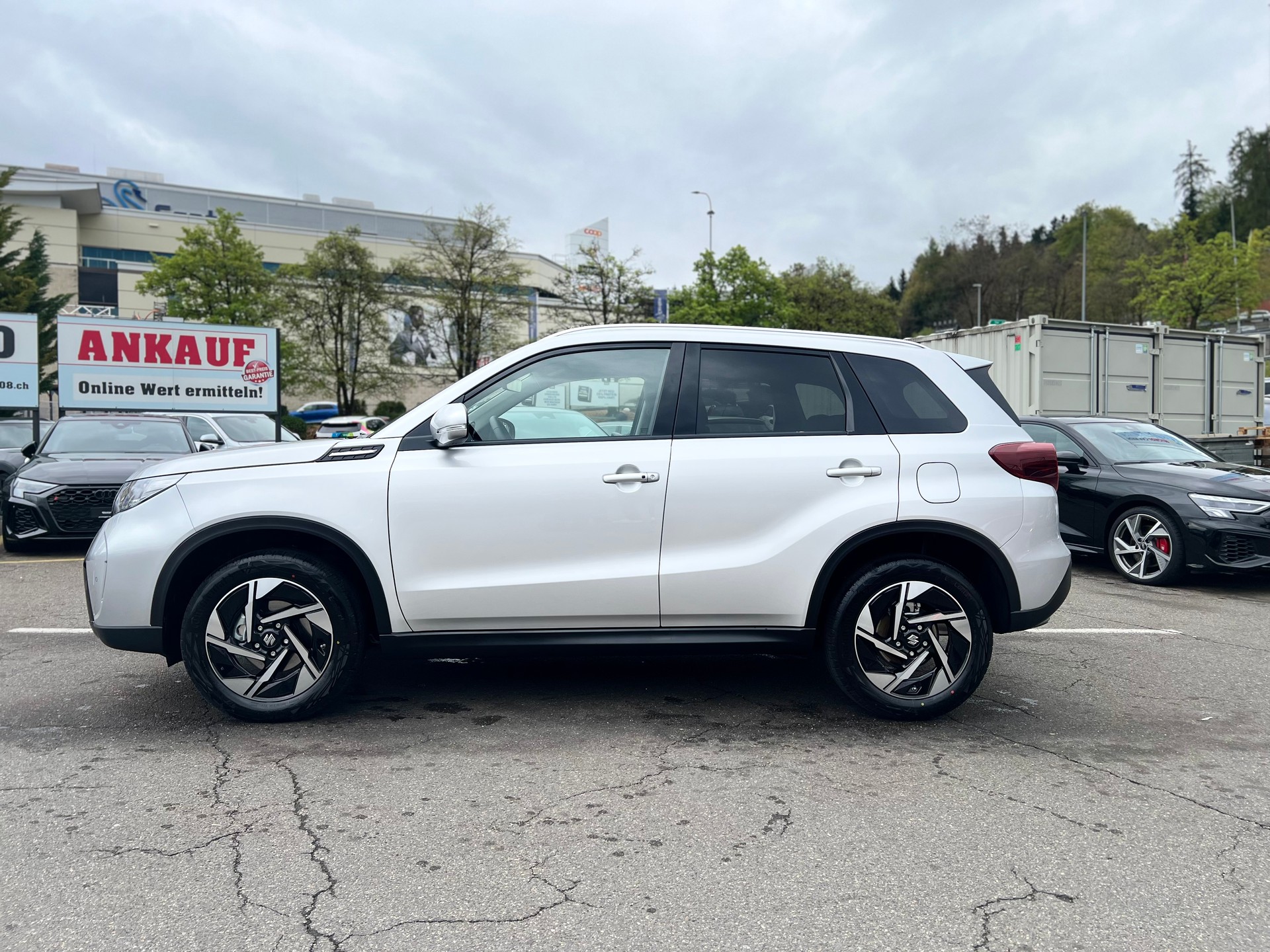 SUZUKI Vitara 1.4 Boosterjet Compact Top 4x4 Hybrid Automatic-image-6