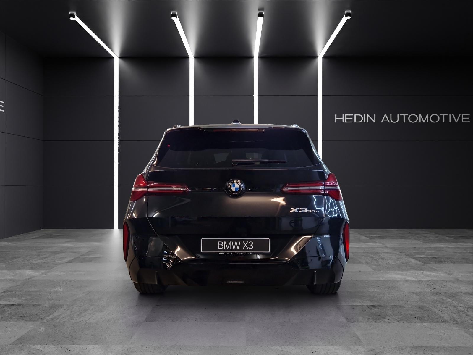BMW X3 30e xDrive-showroom-element-3