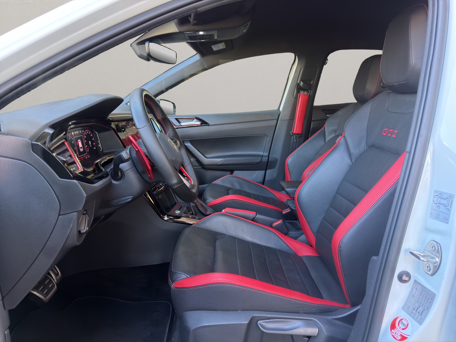 VW Polo 2.0 TSI GTI Edition 25 DSG-image-7