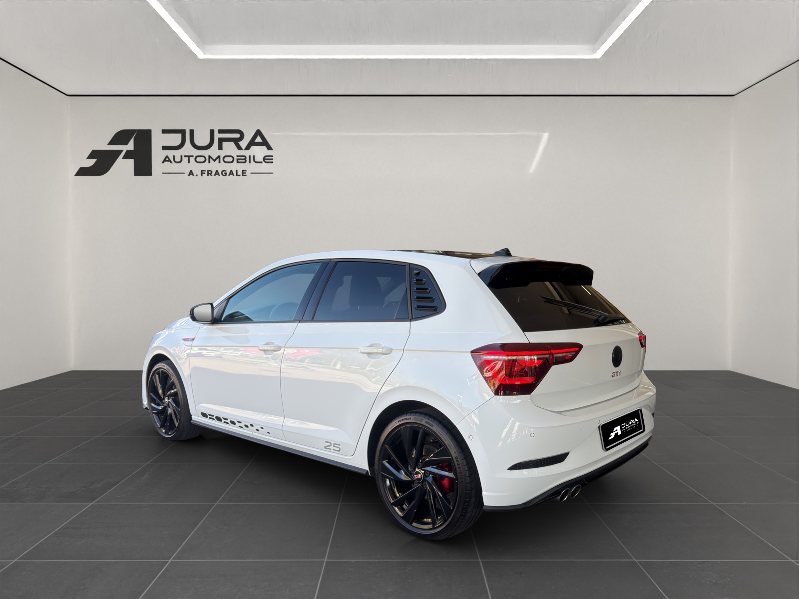 VW Polo 2.0 TSI GTI Edition 25 DSG-image-4