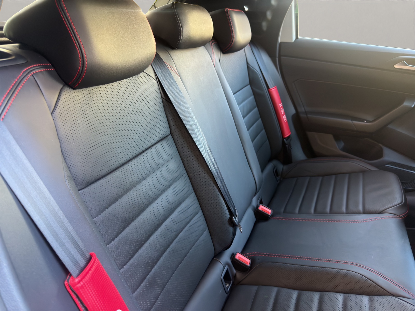 VW Polo 2.0 TSI GTI Edition 25 DSG-image-12