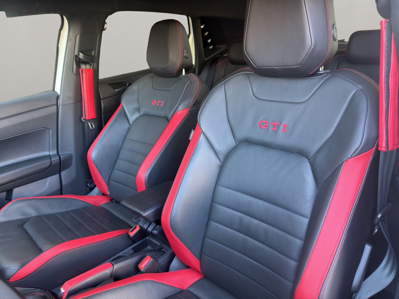 VW Polo 2.0 TSI GTI Edition 25 DSG-image-11