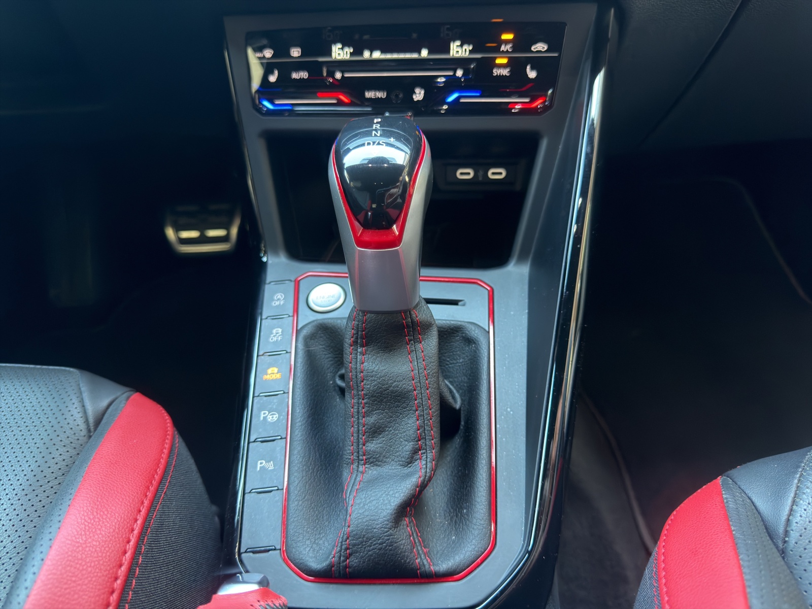 VW Polo 2.0 TSI GTI Edition 25 DSG-image-10