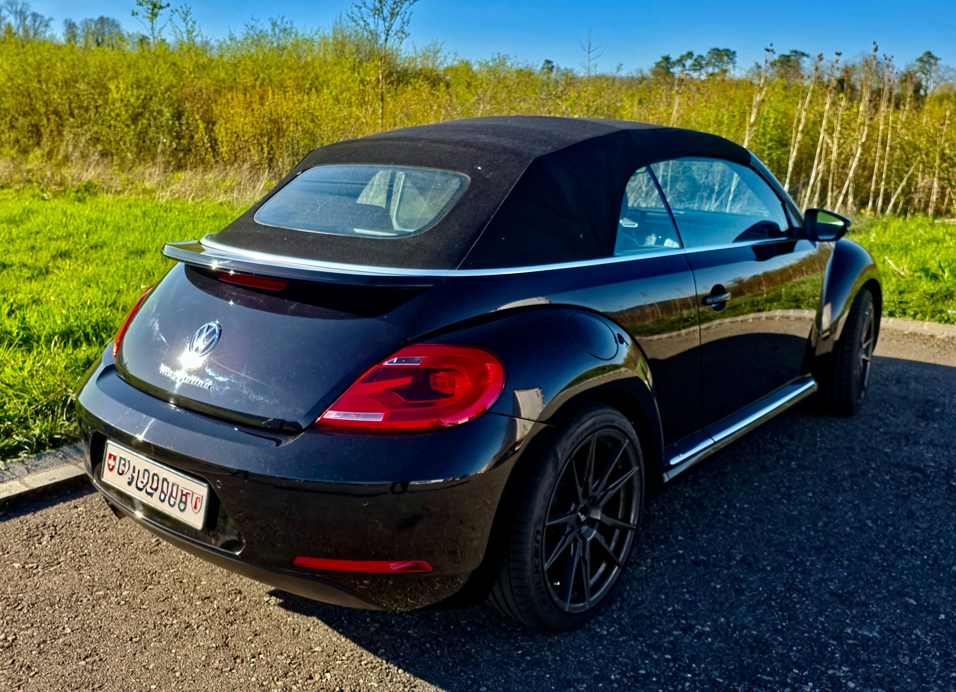 VW Beetle Cabrio 1.4 TSI BMT Design DSG-image-4