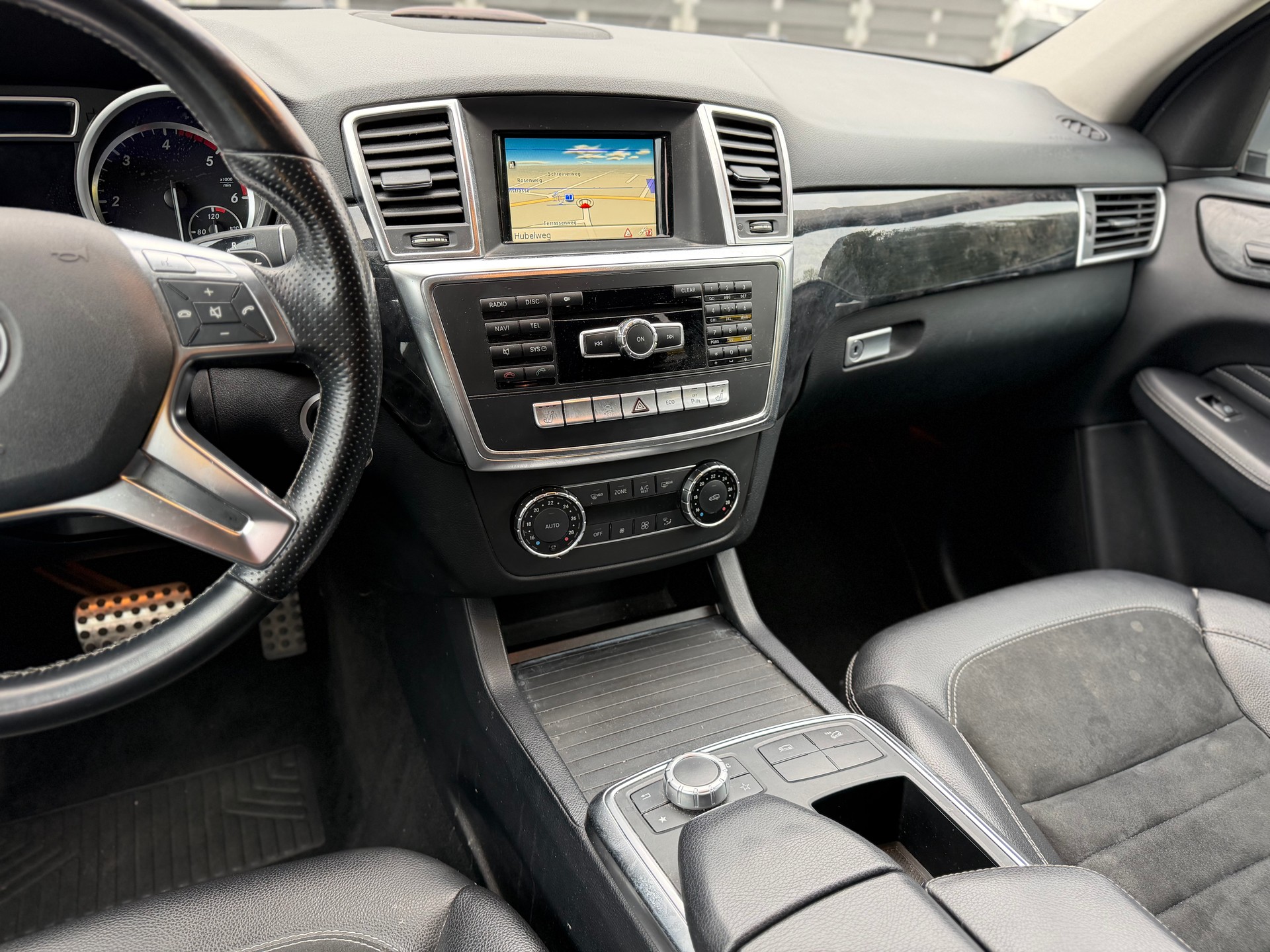 MERCEDES-BENZ ML 350 BlueTEC 4Matic 7G-Tronic-image-8
