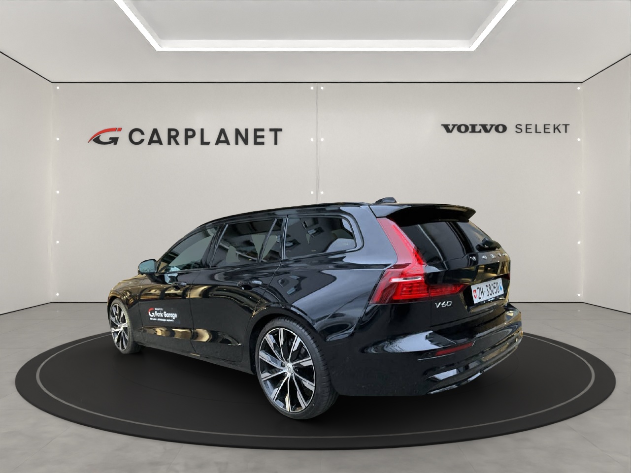 VOLVO V60 2.0 B4 Ultimate Dark-showroom-element-1