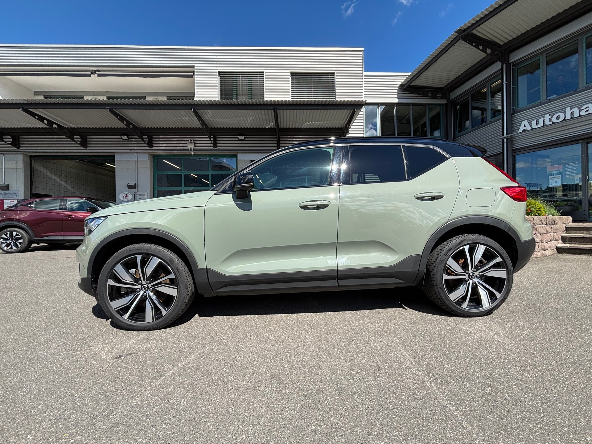 VOLVO XC40 P6 Pro FWD-image-2