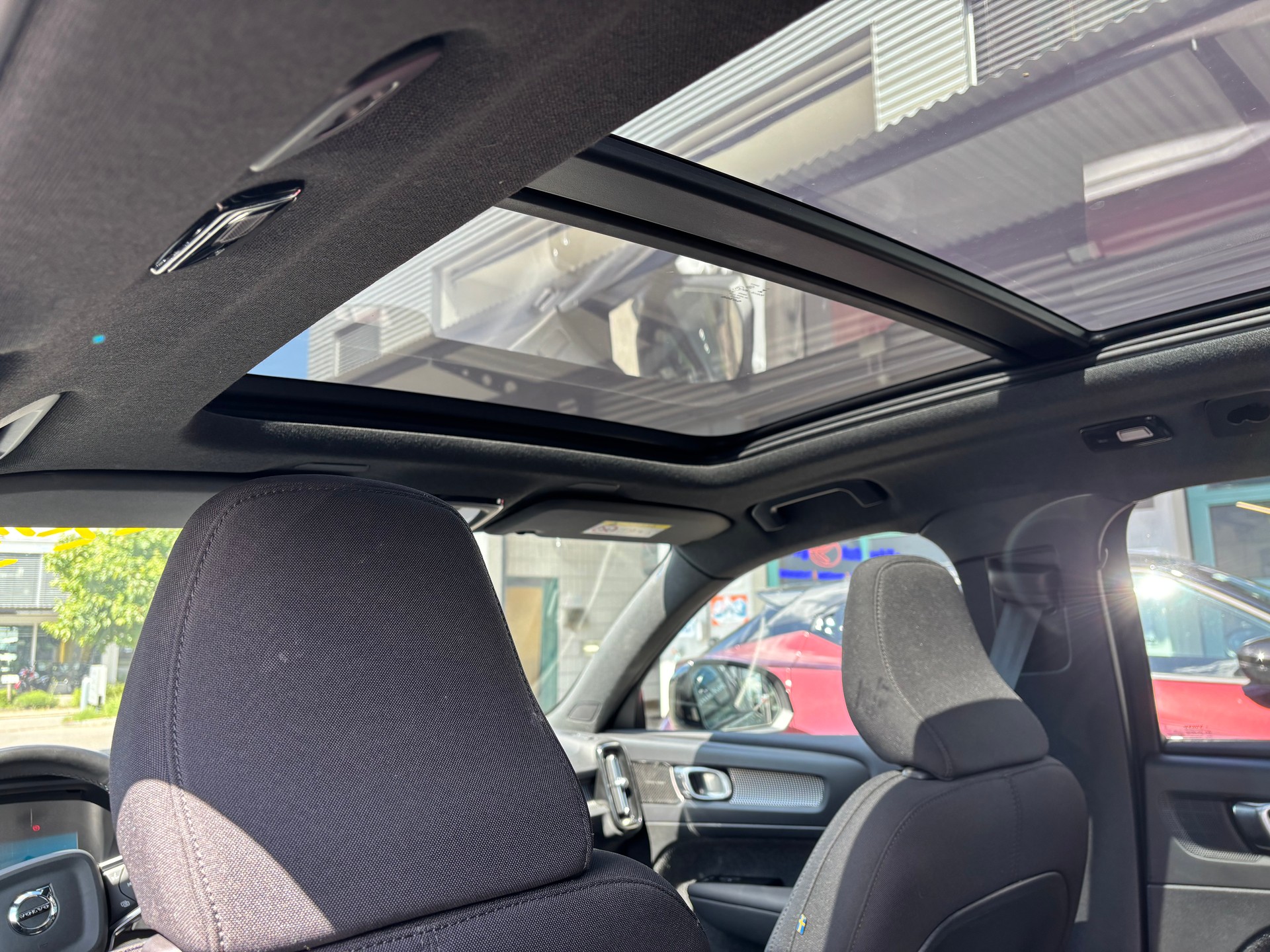 VOLVO XC40 P6 Pro FWD-image-12