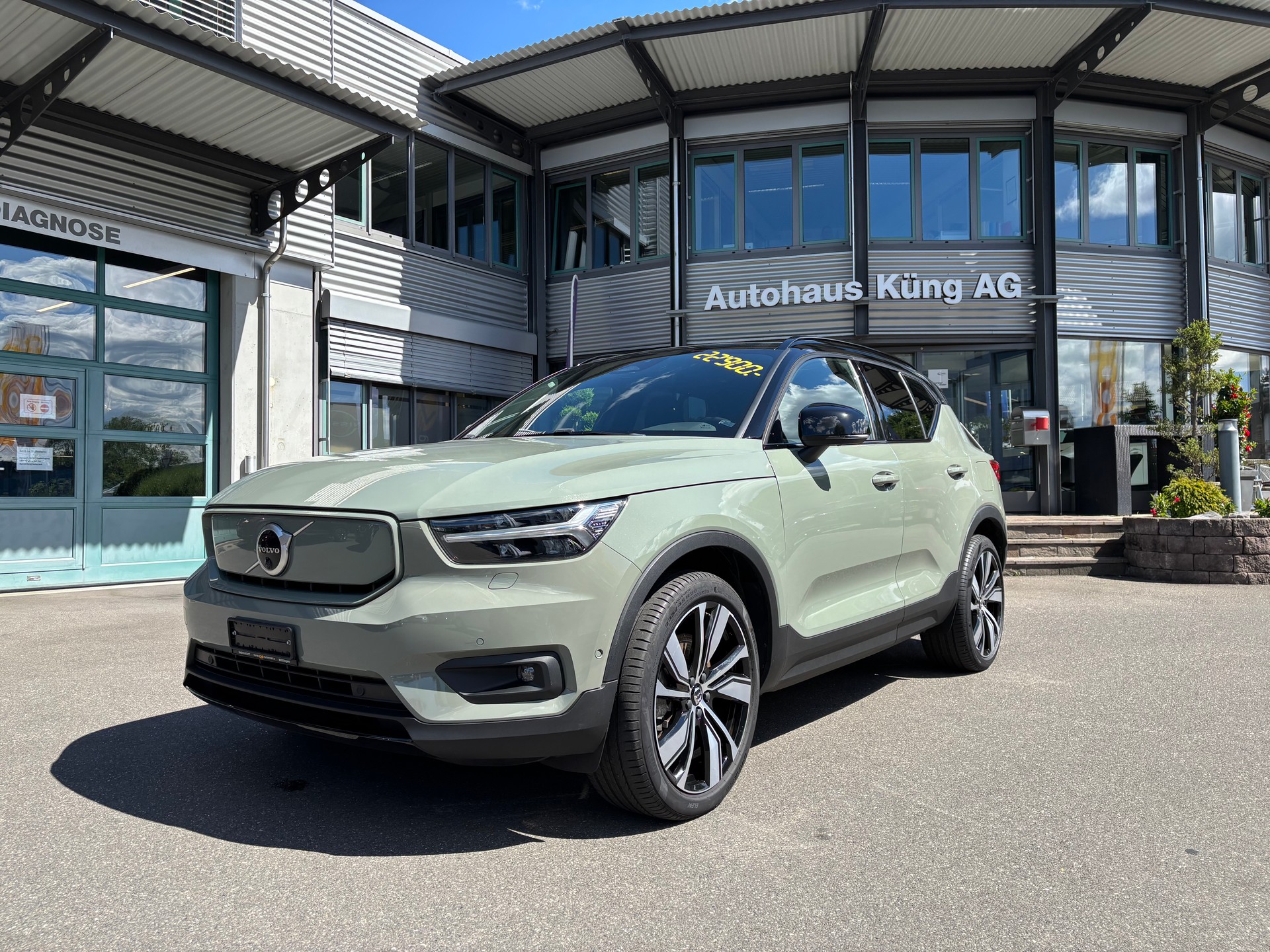 VOLVO XC40 P6 Pro FWD-image-0