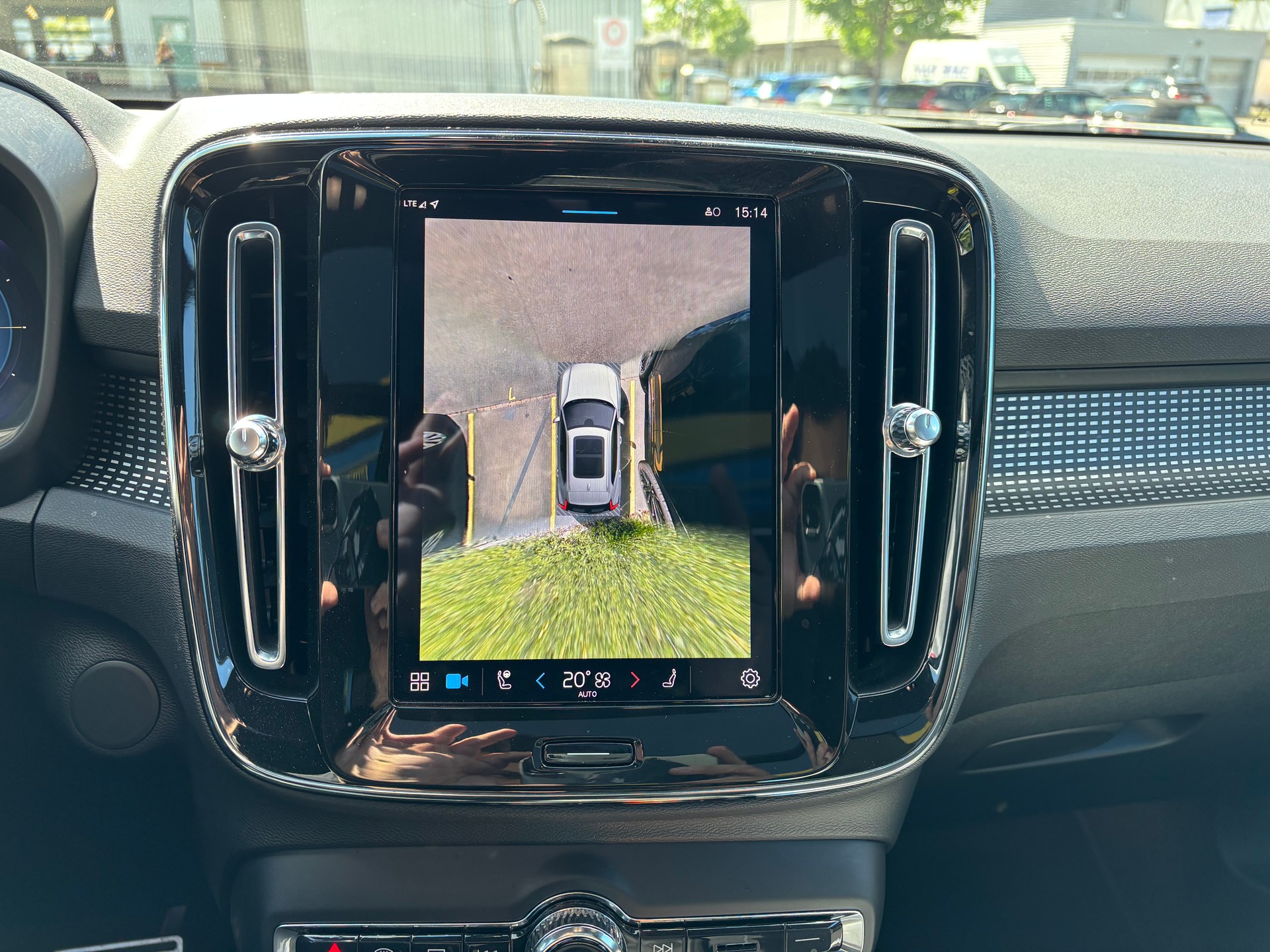 VOLVO XC40 P6 Pro FWD-image-14