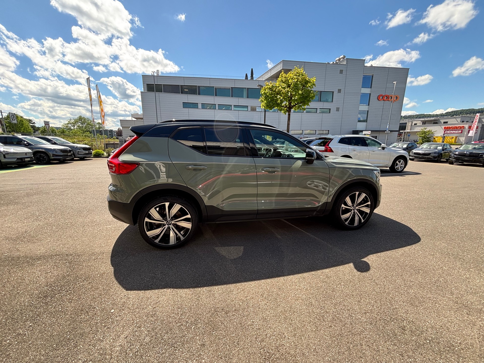 VOLVO XC40 P6 Pro FWD-image-6