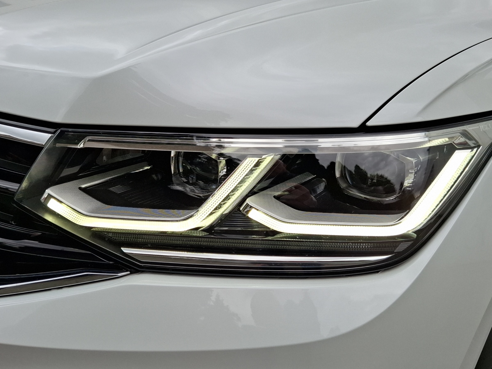 VW Tiguan 2.0 TDI SCR R-Line 4Motion DSG-image-14