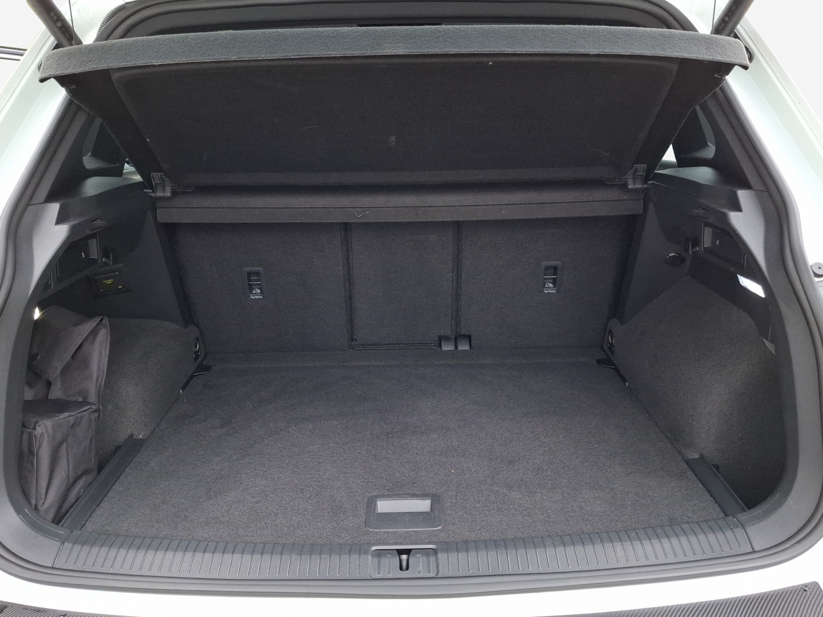 VW Tiguan 2.0 TDI SCR R-Line 4Motion DSG-image-11