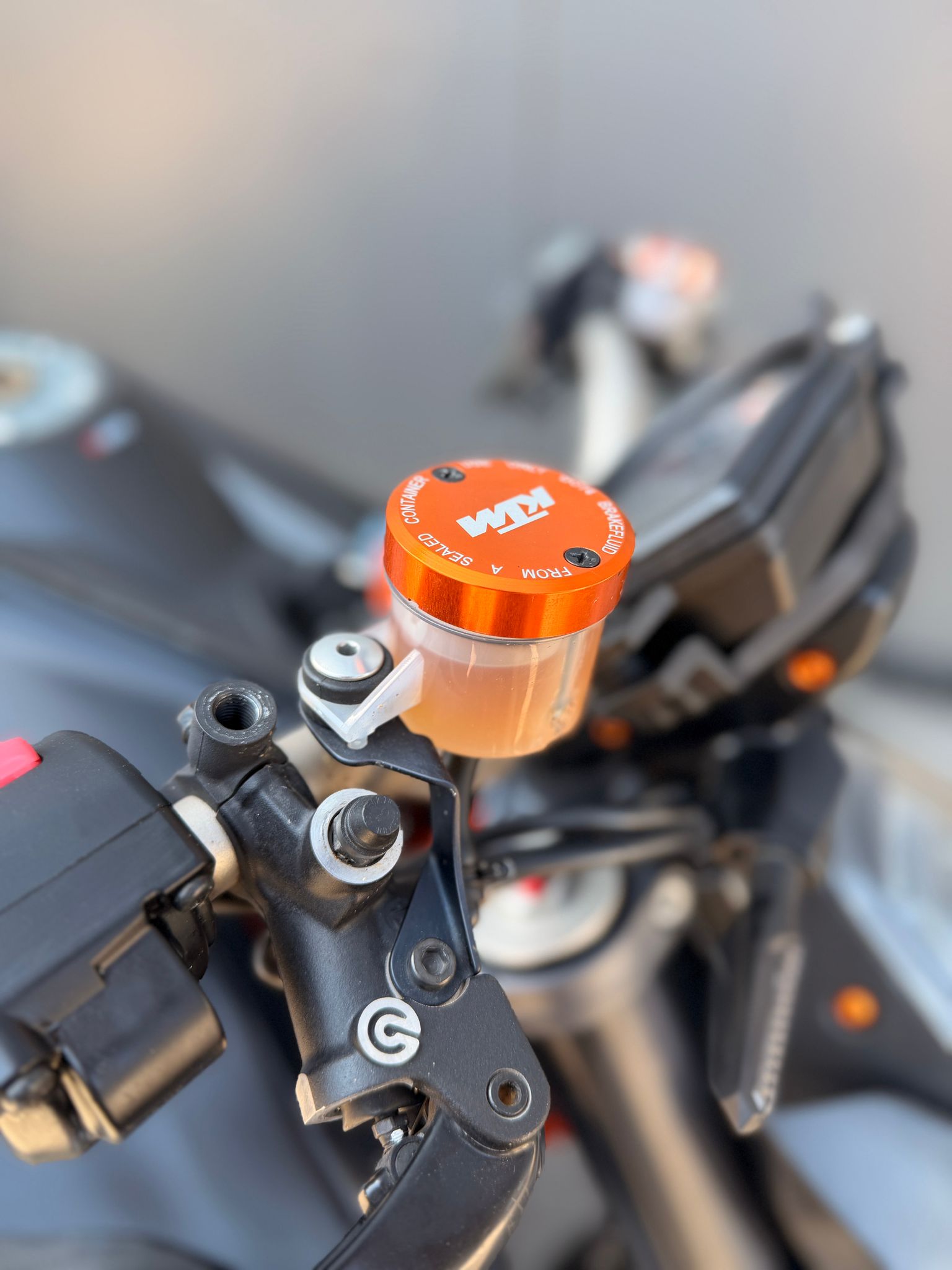 KTM 1290 Super Duke R-showroom-element-3