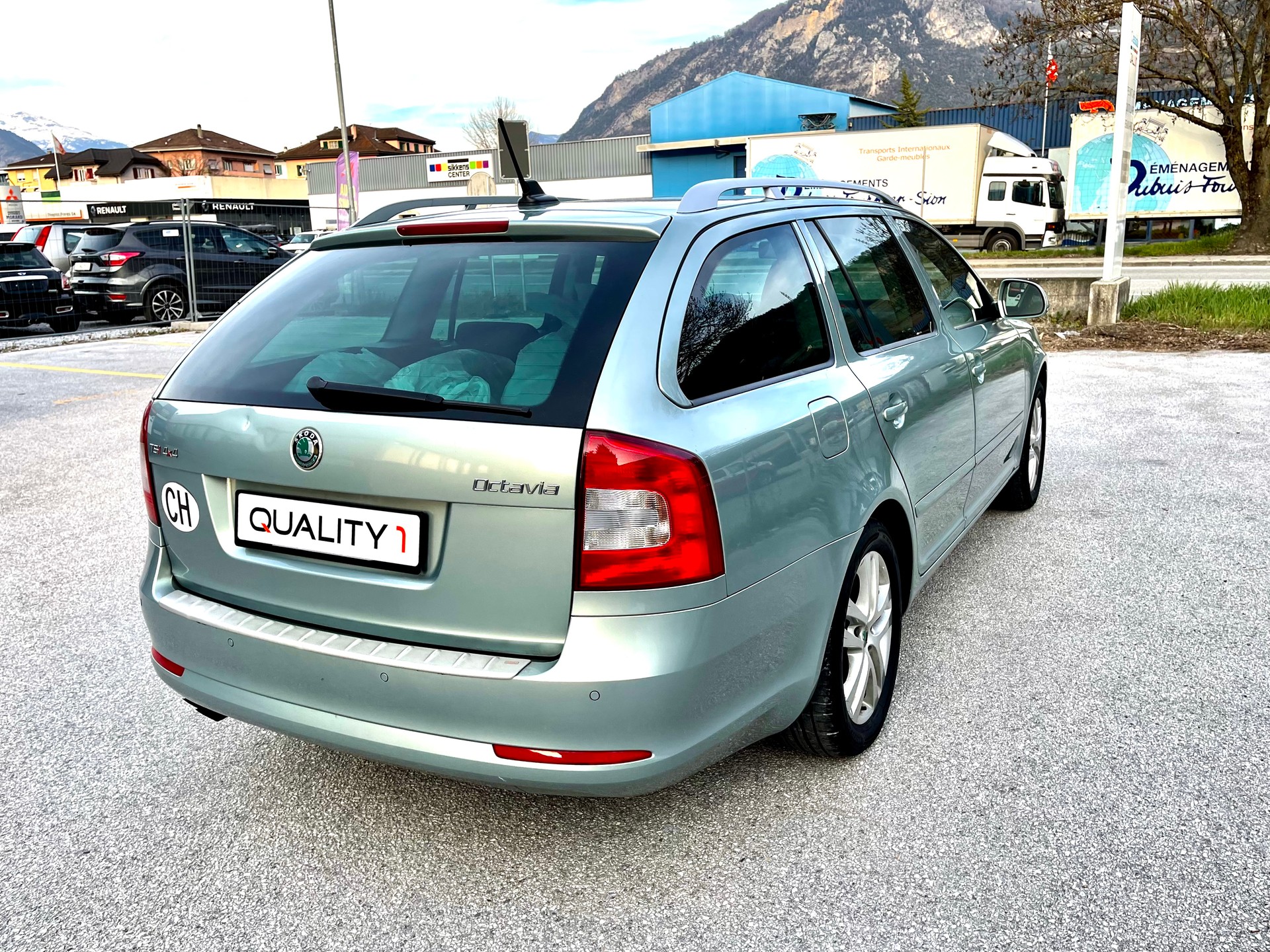 SKODA Octavia Combi 1.4 TSI Elegance DSG-image-19