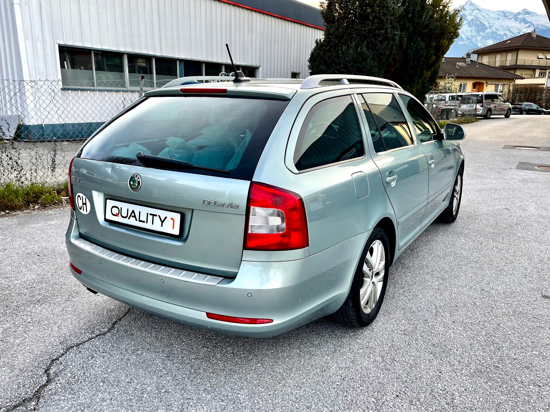 SKODA Octavia Combi 1.4 TSI Elegance DSG-image-14