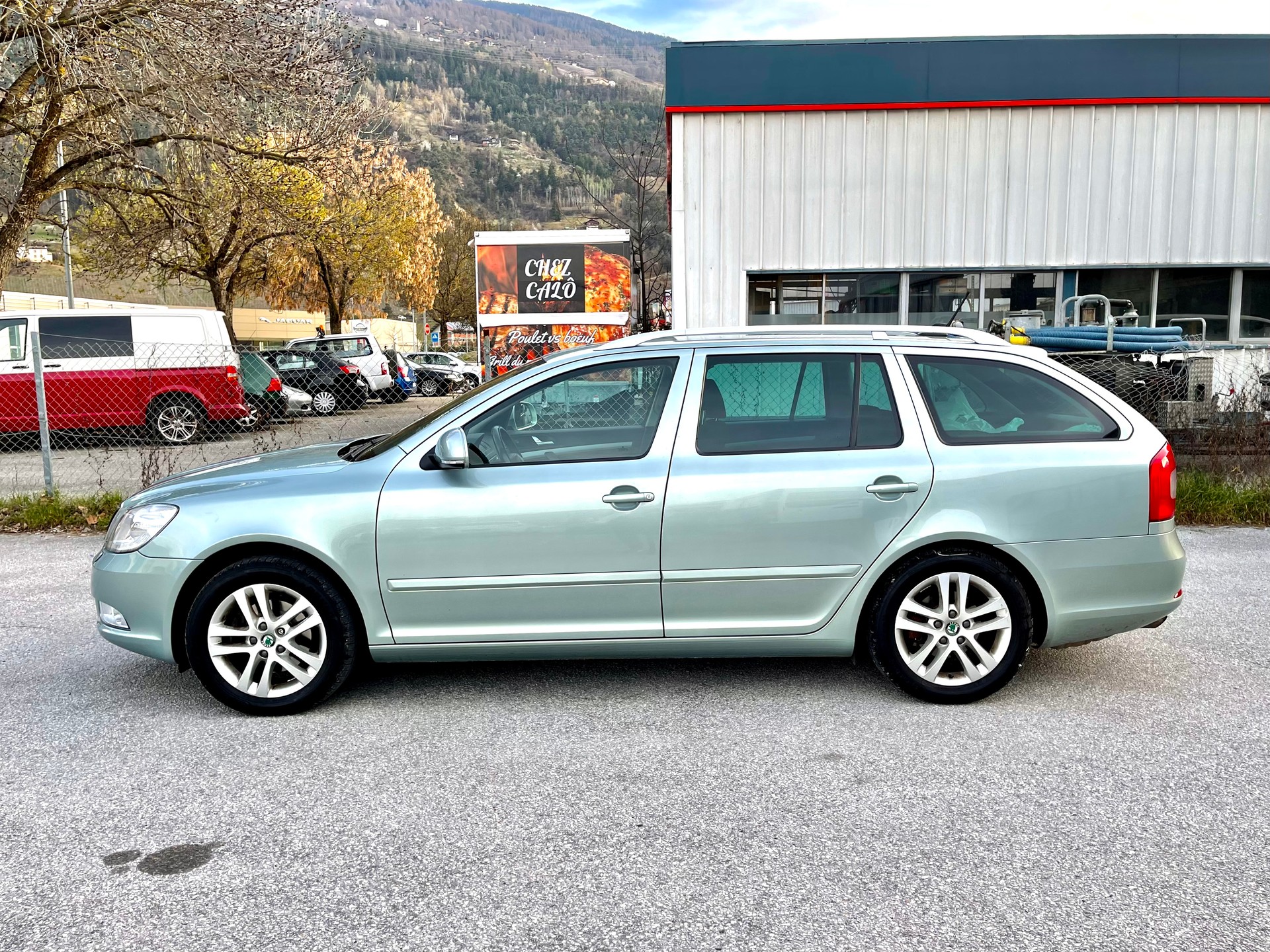 SKODA Octavia Combi 1.4 TSI Elegance DSG-image-3
