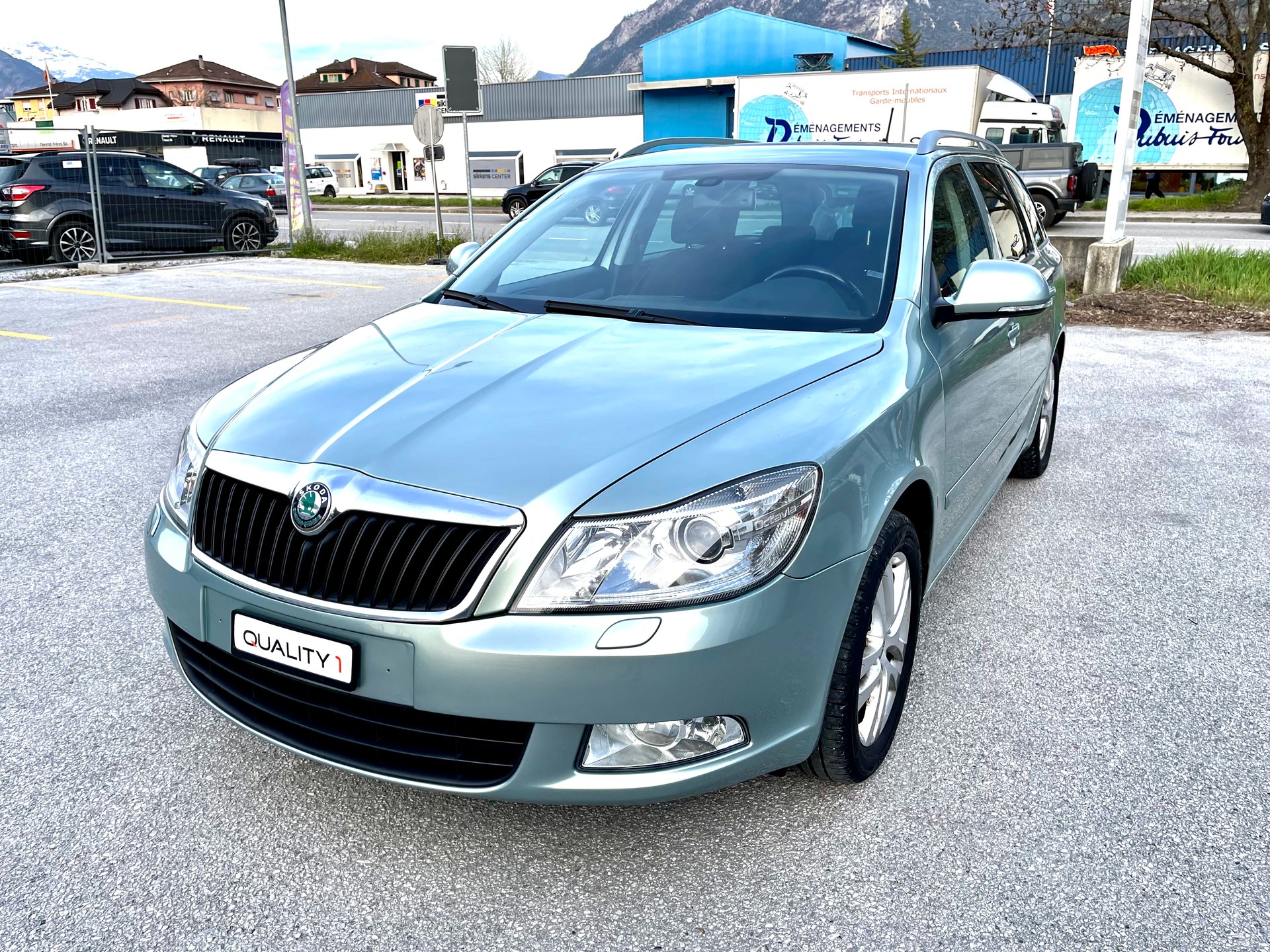 SKODA Octavia Combi 1.4 TSI Elegance DSG-image-15