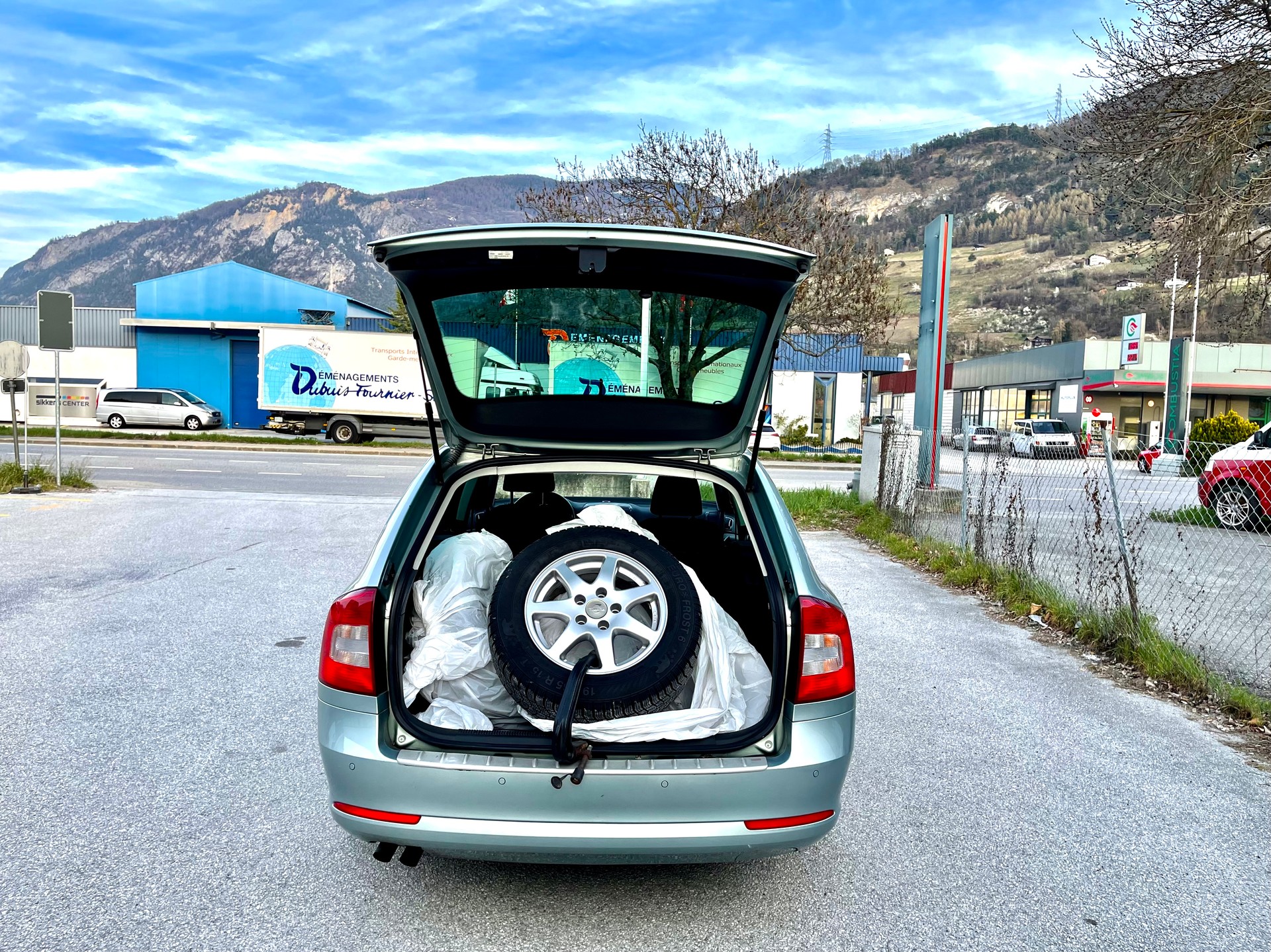 SKODA Octavia Combi 1.4 TSI Elegance DSG-image-4