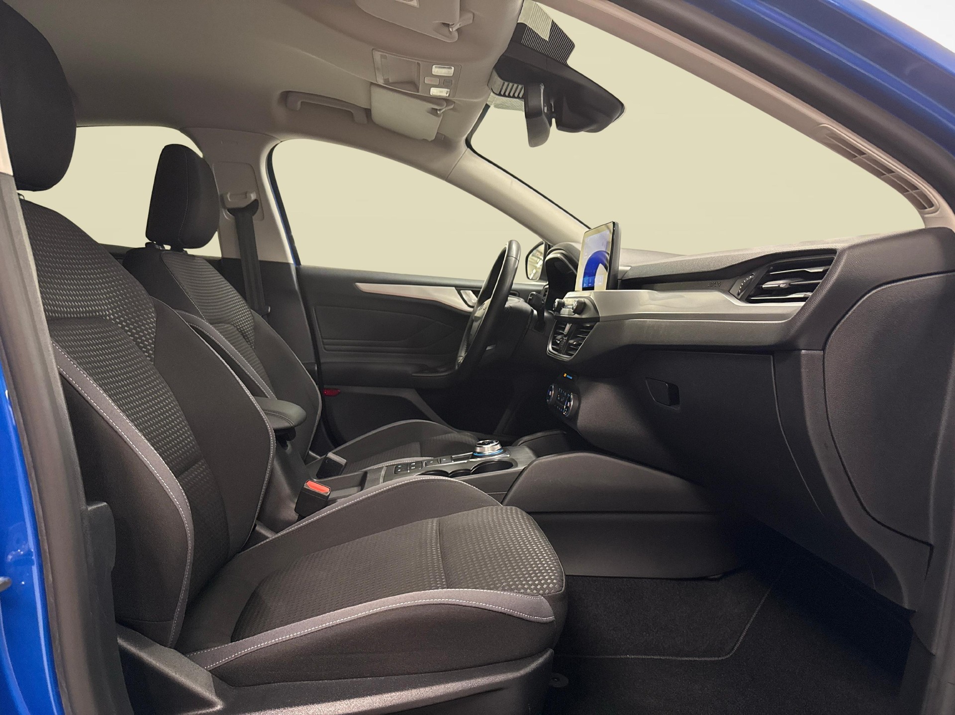 FORD Focus 1.0i EcoB 125 Cool & Connect-image-11