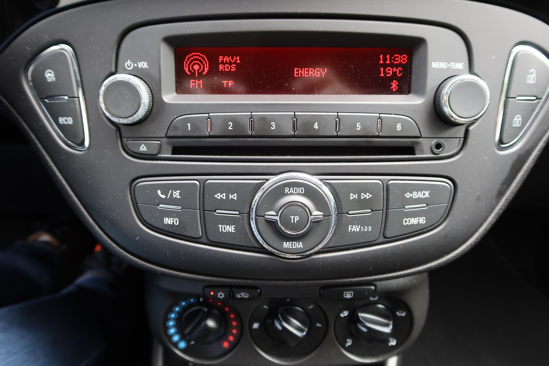 OPEL Corsa 1.4 EcoTec Enjoy-image-10